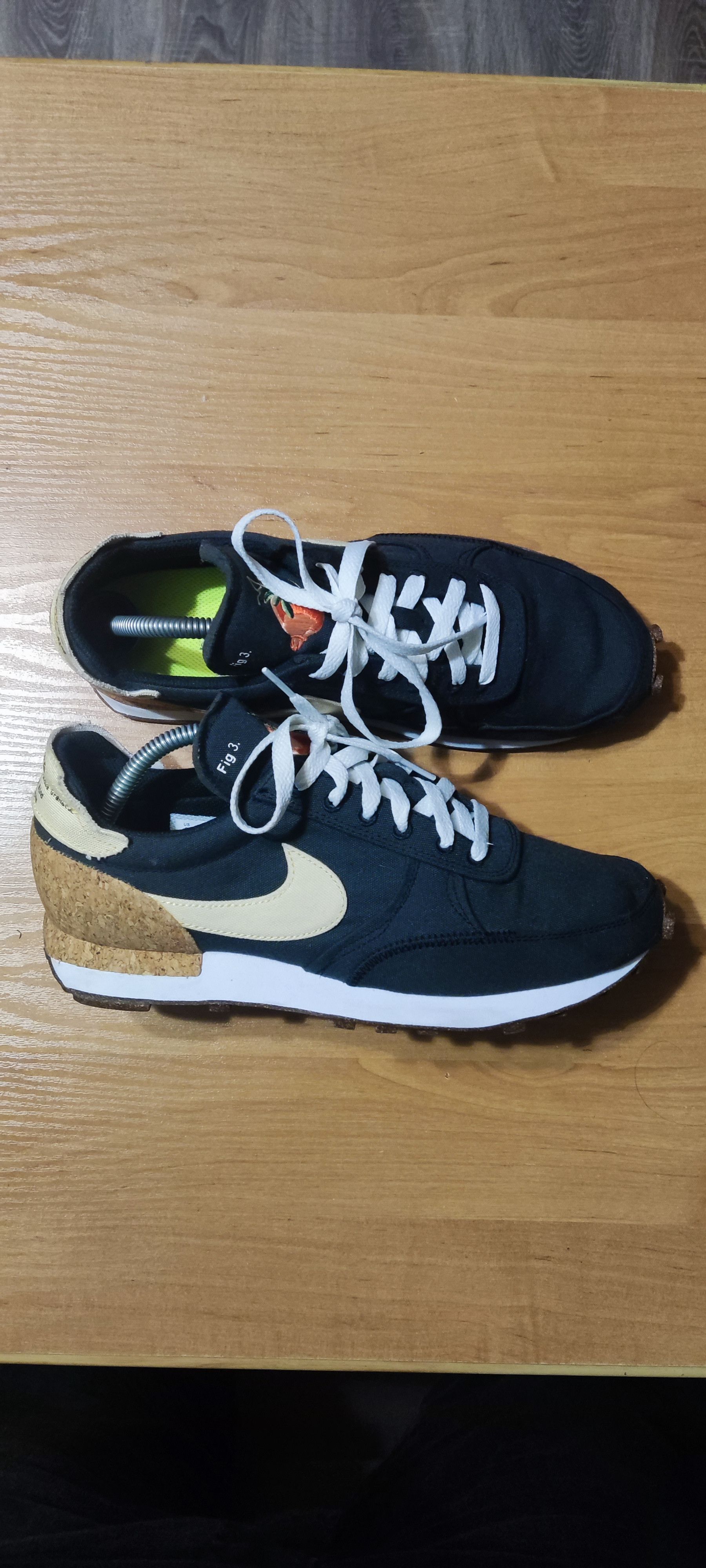 image of Nike Daybreak Pomegranate Shoes in Black, Men's (Size 9.5)
