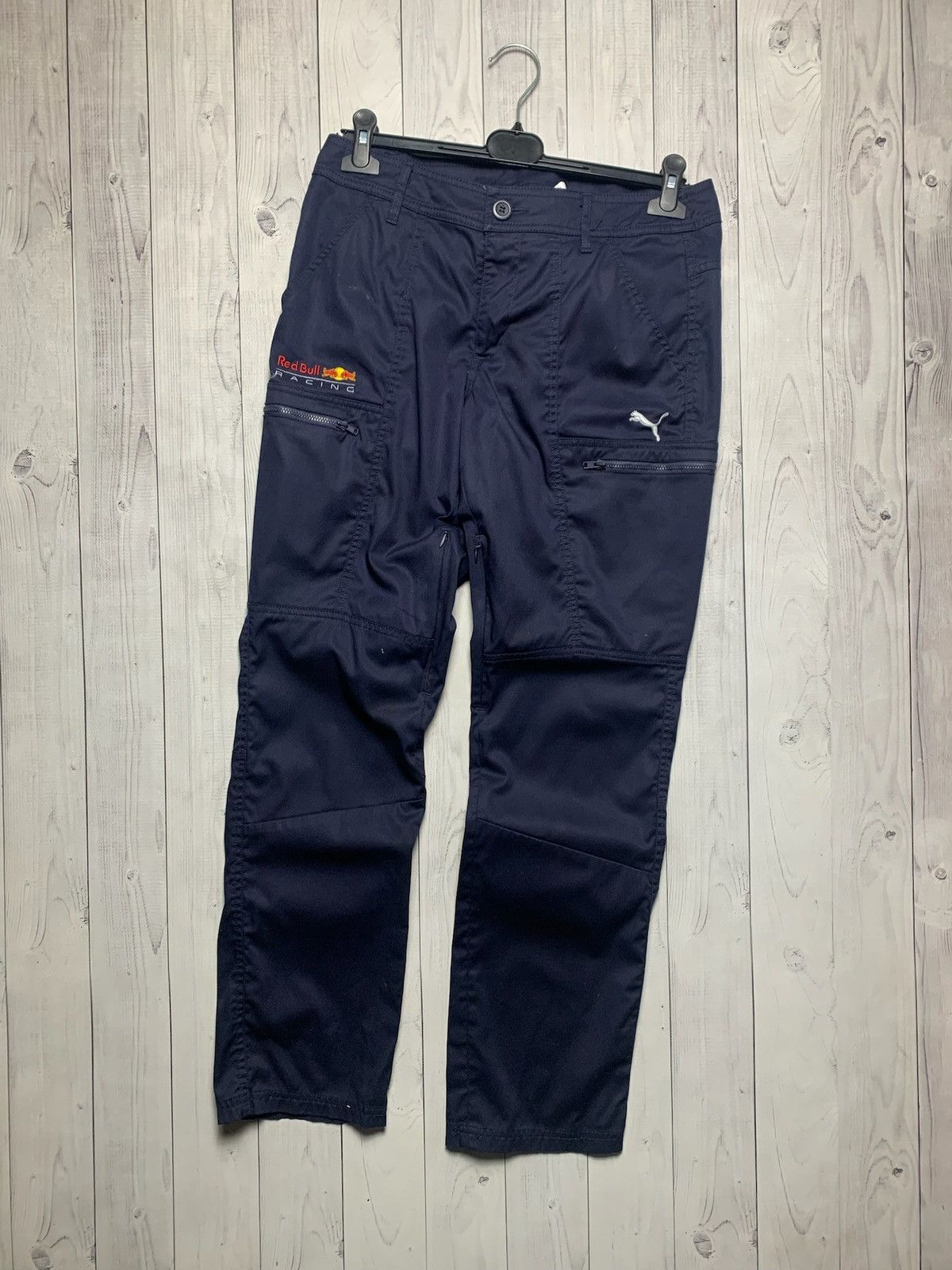Puma × Vintage Vintage Red Bull racing puma cargo pants size 30 Size US 30 / EU 46 - 1 Thumbnail