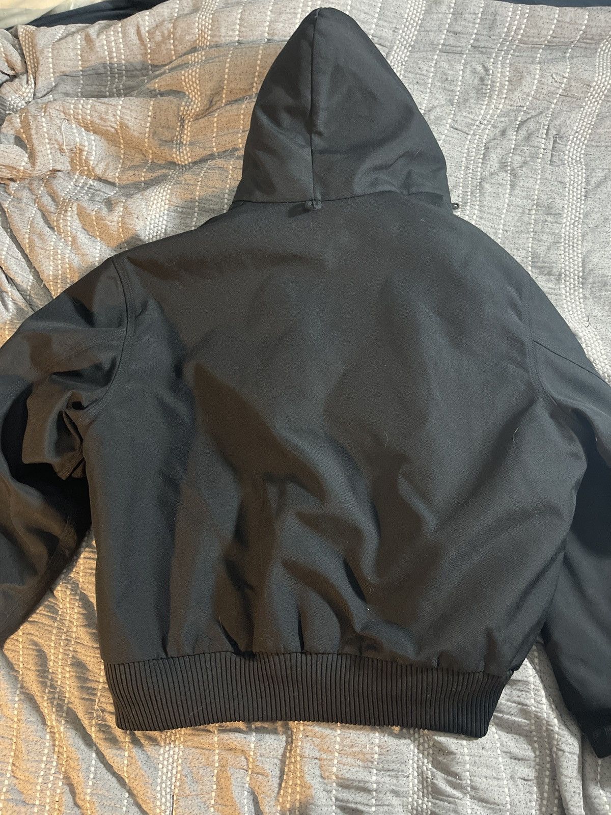 Carhartt × Vintage Vintage Carhartt Black Hooded Jacket - Unique Chest Logo Size US XL / EU 56 / 4 - 6 Thumbnail