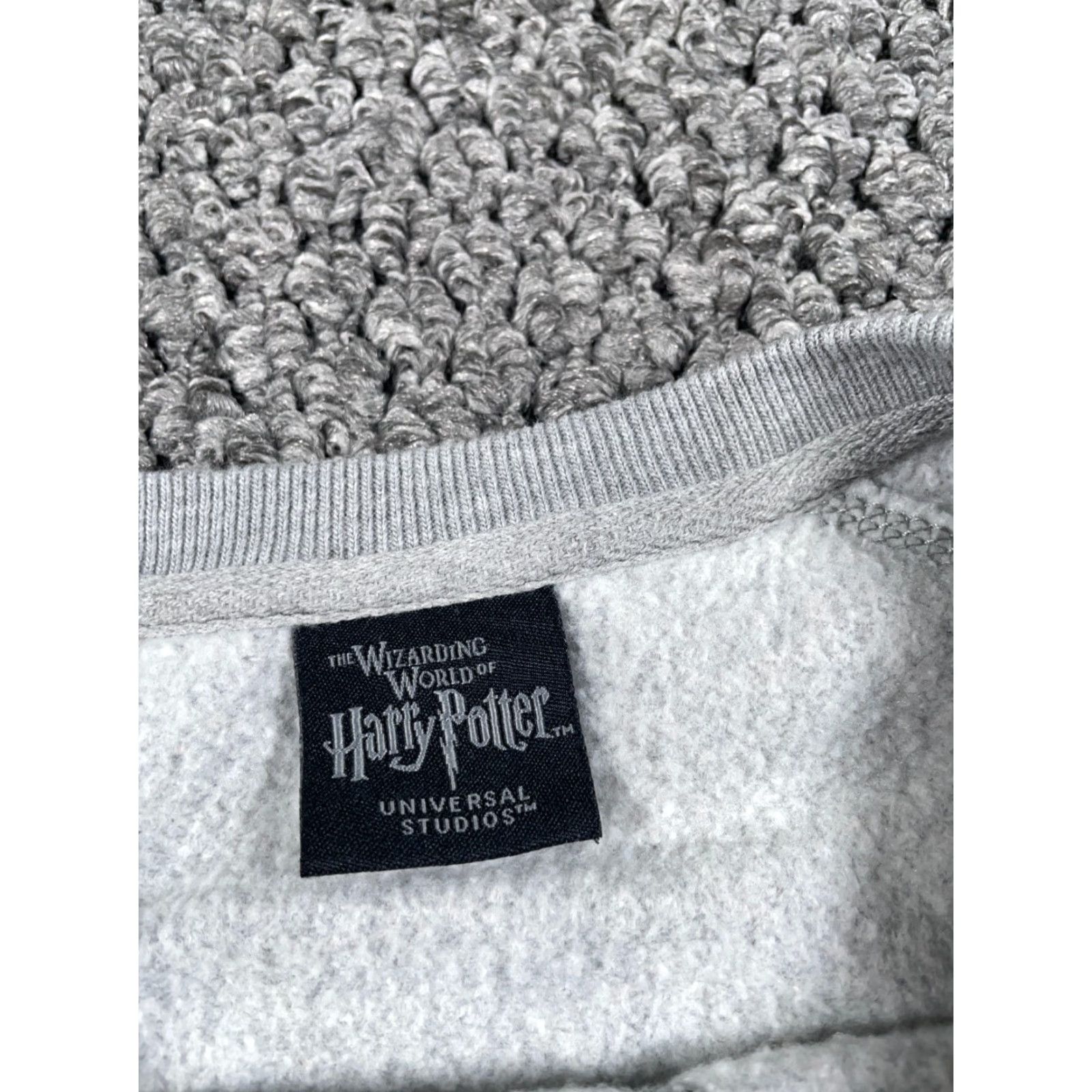 Vintage Harry Potter Sweatshirt Women's Medium Gray Embroidered Gryffindor Crewneck Size M / US 6-8 / IT 42-44 - 3 Thumbnail