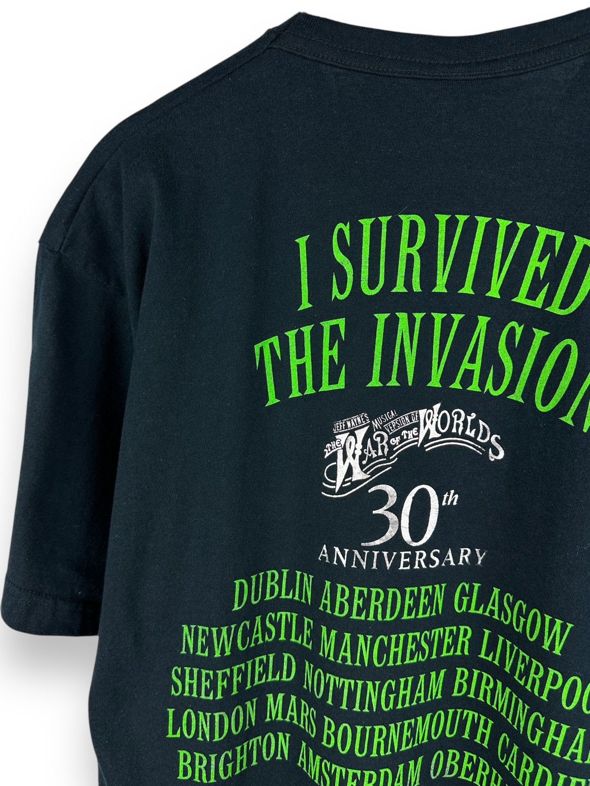 Band Tees Vintage The War Of The World 30TH Anniversary T-Shirt Size US S / EU 44-46 / 1 - 9 Thumbnail