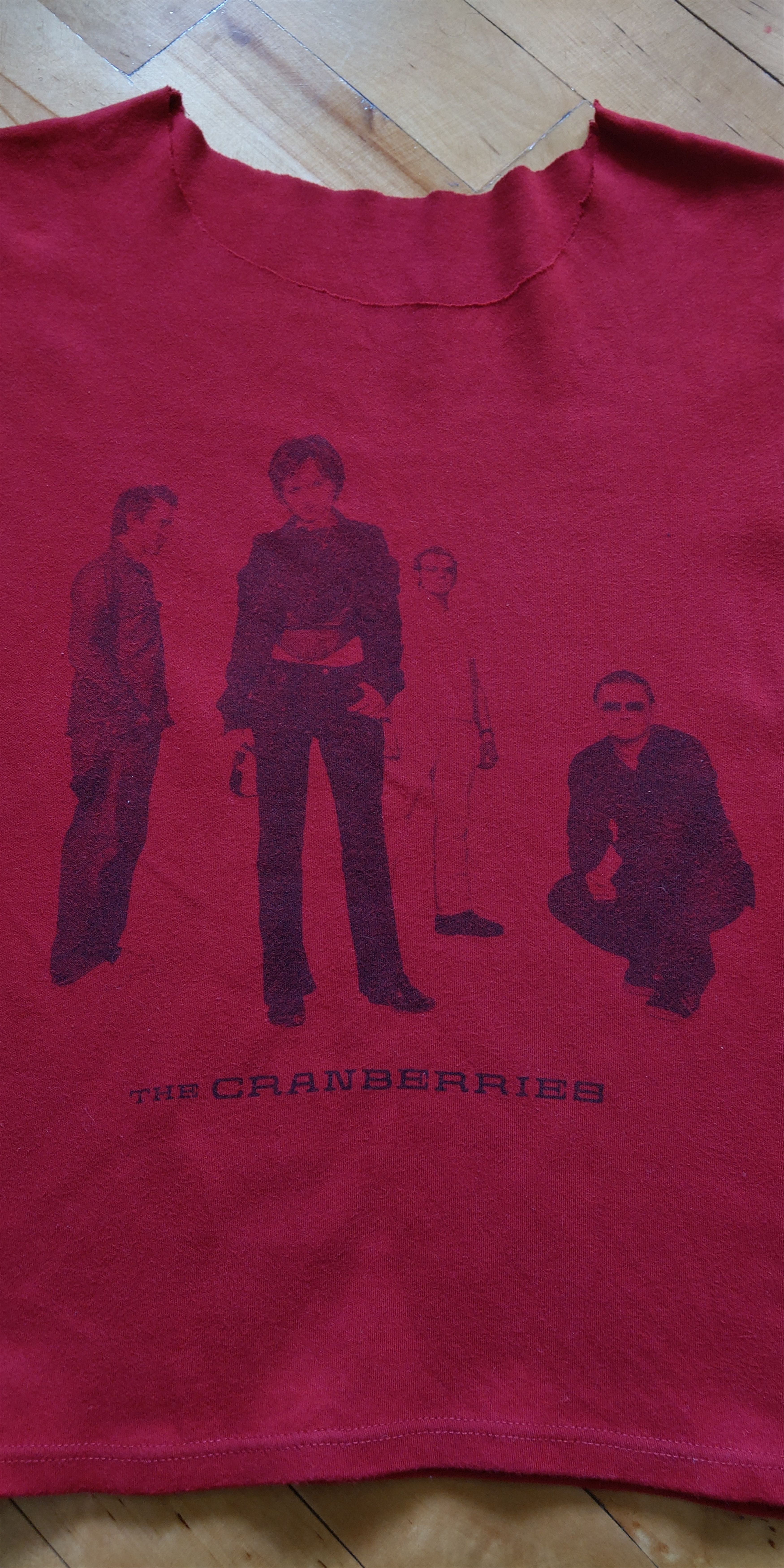 Band Tees Unique THE CRANBERRIES Shirt Rare Print New rock 90s Size S / US 4 / IT 40 - 3 Thumbnail