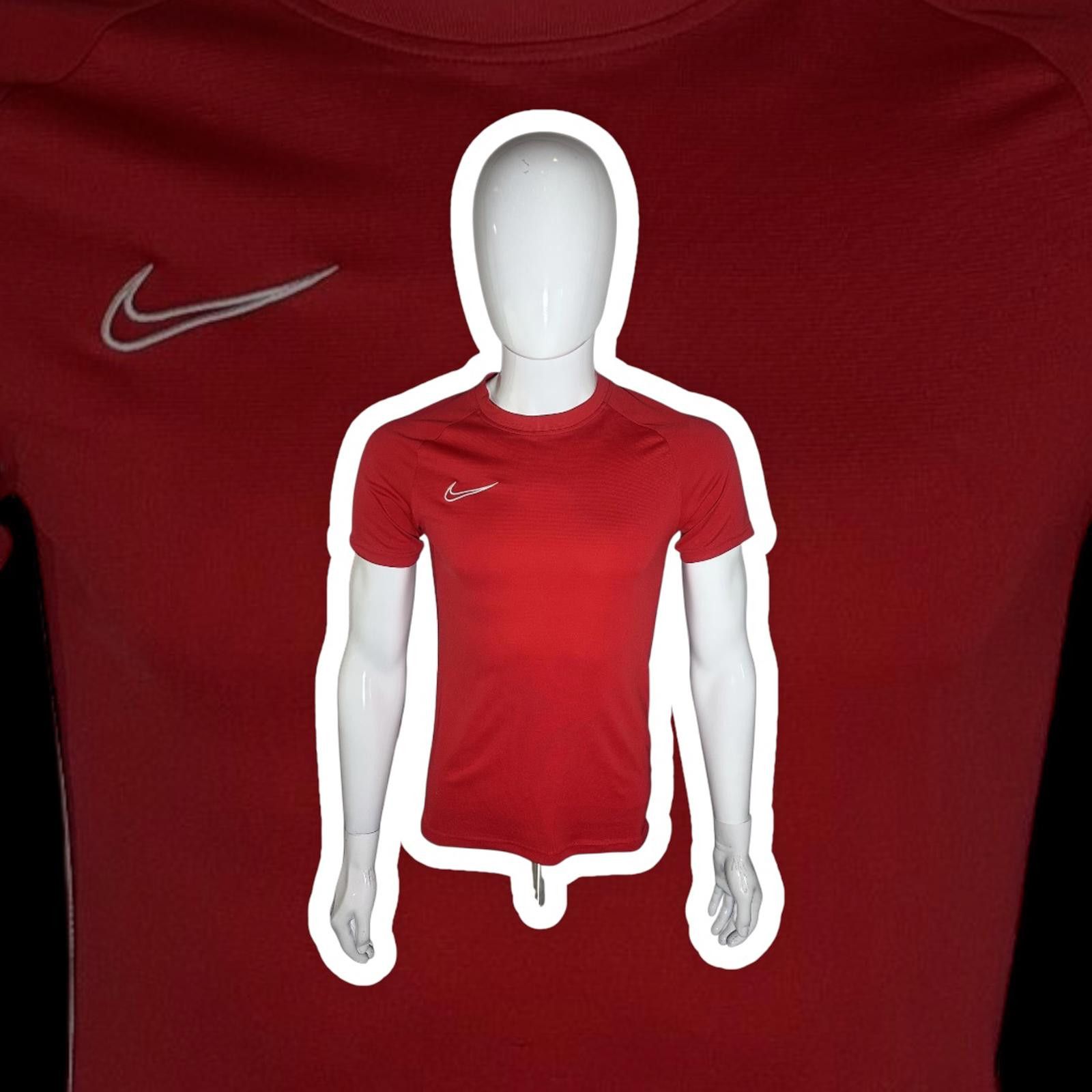 Nike Nike Red Sports T-Shirt - Short Sleeve Size US S / EU 44-46 / 1 - 1 Thumbnail