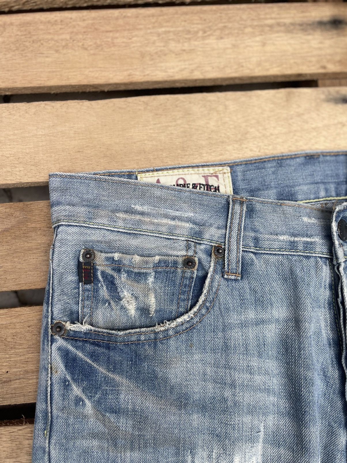 Abercrombie & Fitch × Japanese Brand × Vintage Y2K Abercrombie & Fitch Distressed Denim Jeans Light Wash Size US 32 / EU 48 - 8 Thumbnail