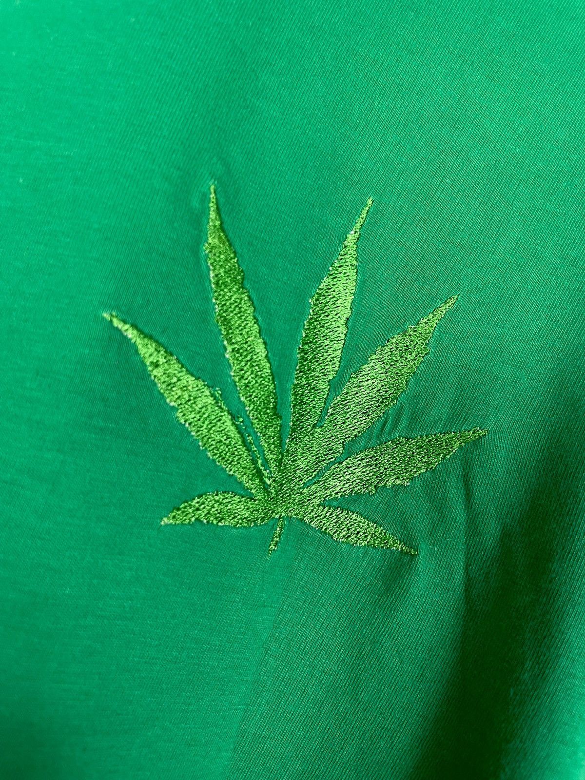 Vintage Vintage 90s Weed Leaf Marijuana 420 Graphic T-Shirt Size US L / EU 52-54 / 3 - 2 Thumbnail