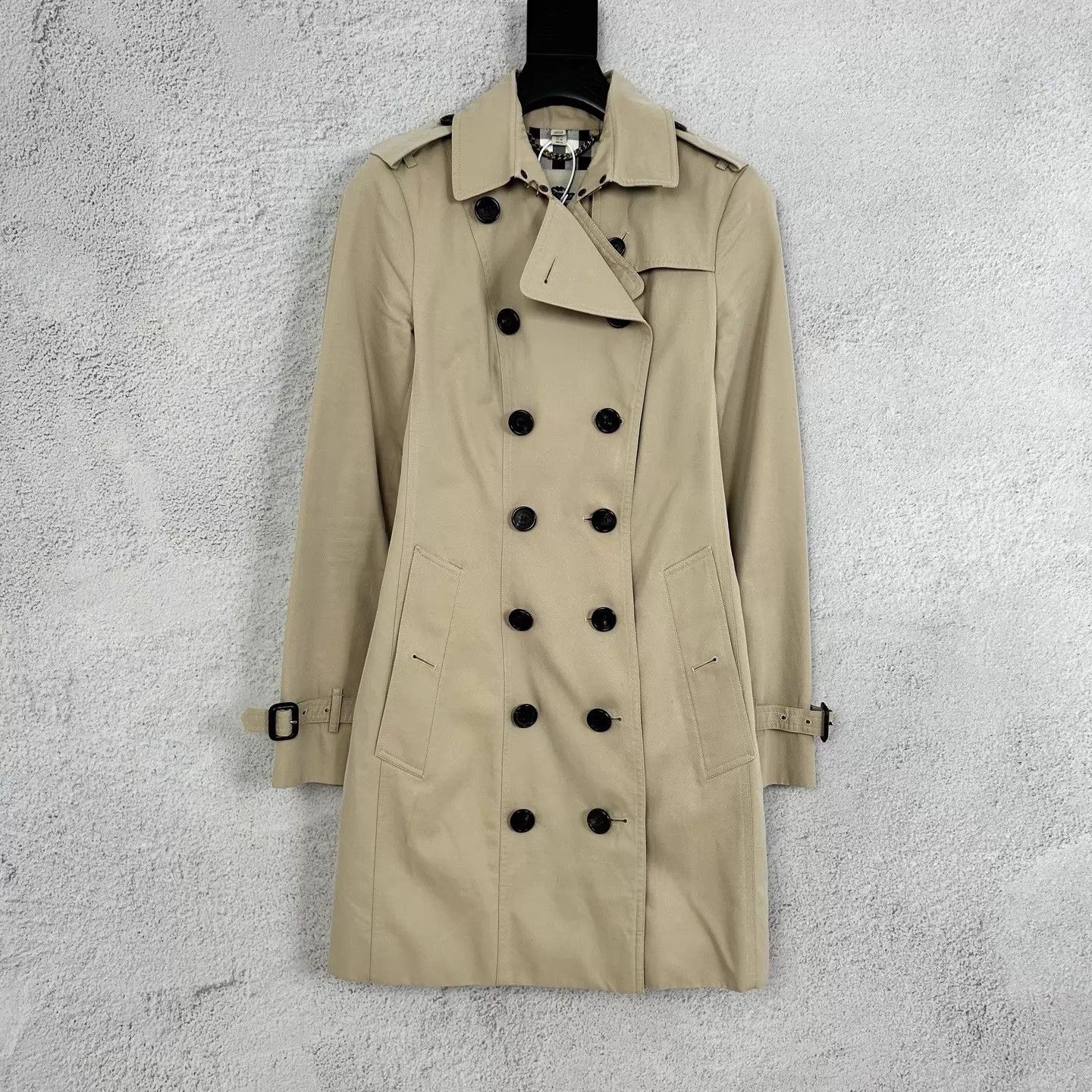 Burberry Burberry Khaki Classic Double Breasted Trench 38 Size XS / US 0-2 / IT 36-38 - 1 Thumbnail