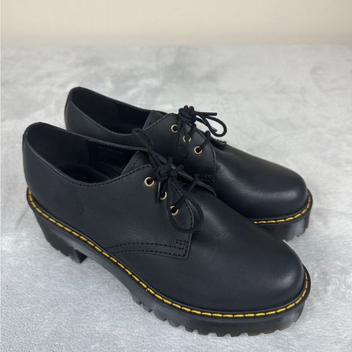 Shriver low best sale dr martens