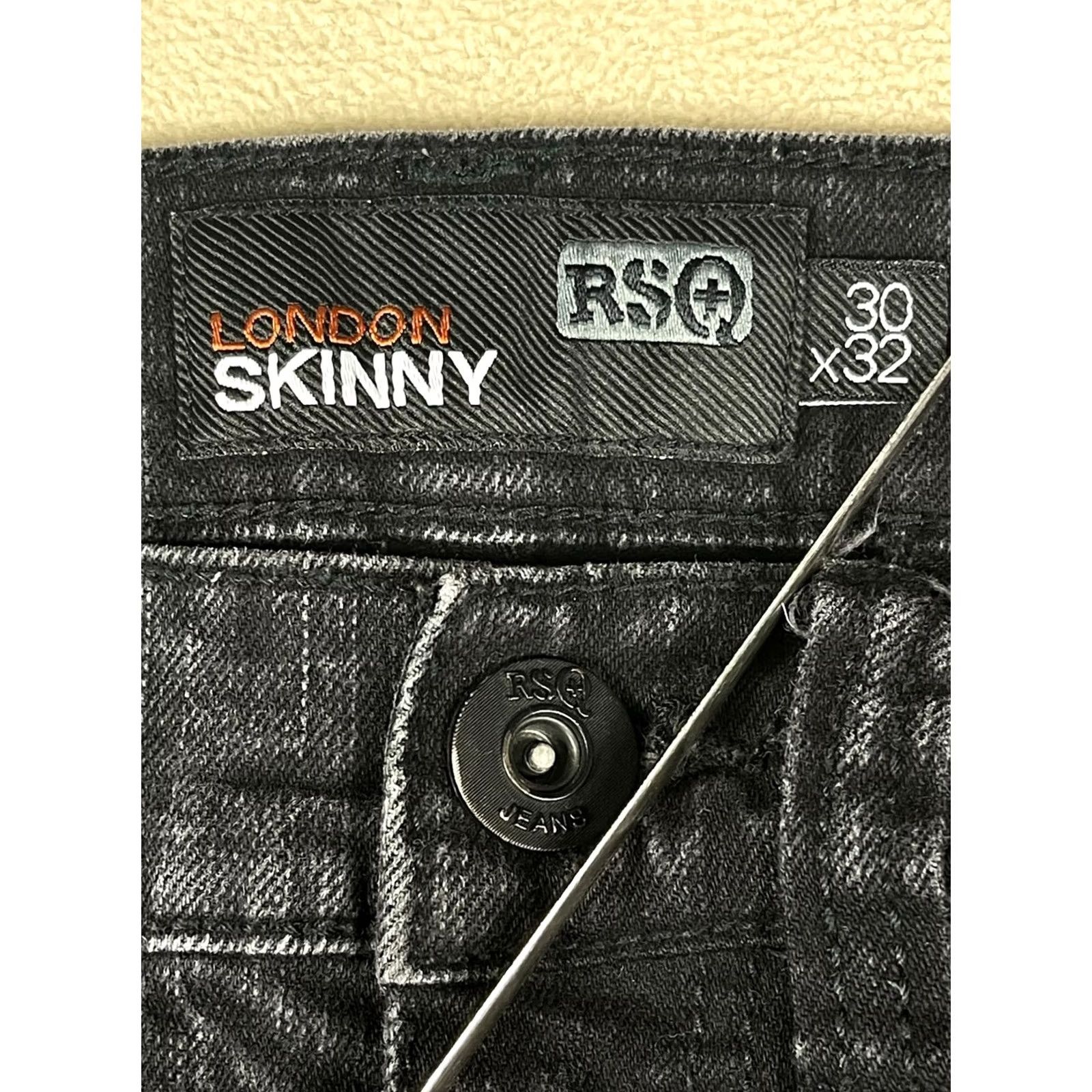 Rsq RSQ London Skinny Jeans Mens 30x32 Black Denim Stretch Zipper Fly Slim Fit Low Rise5 Zip Buttons Logo Size US 30 / EU 46 - 7 Thumbnail