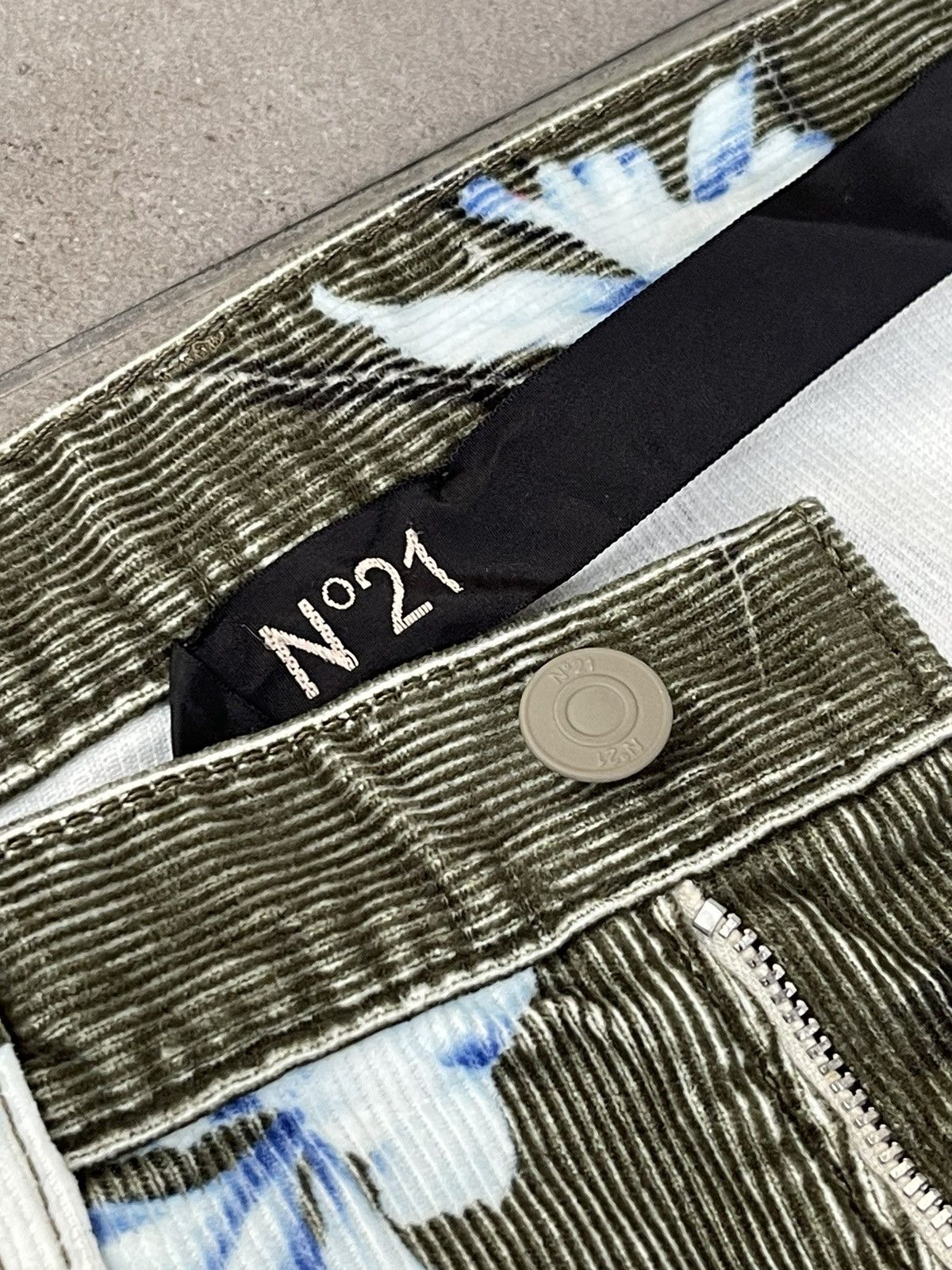 N21 !DS! FW22 N21 Floral Print Straight Leg Green Corduroy Pants Size US 32 / EU 48 - 20 Thumbnail