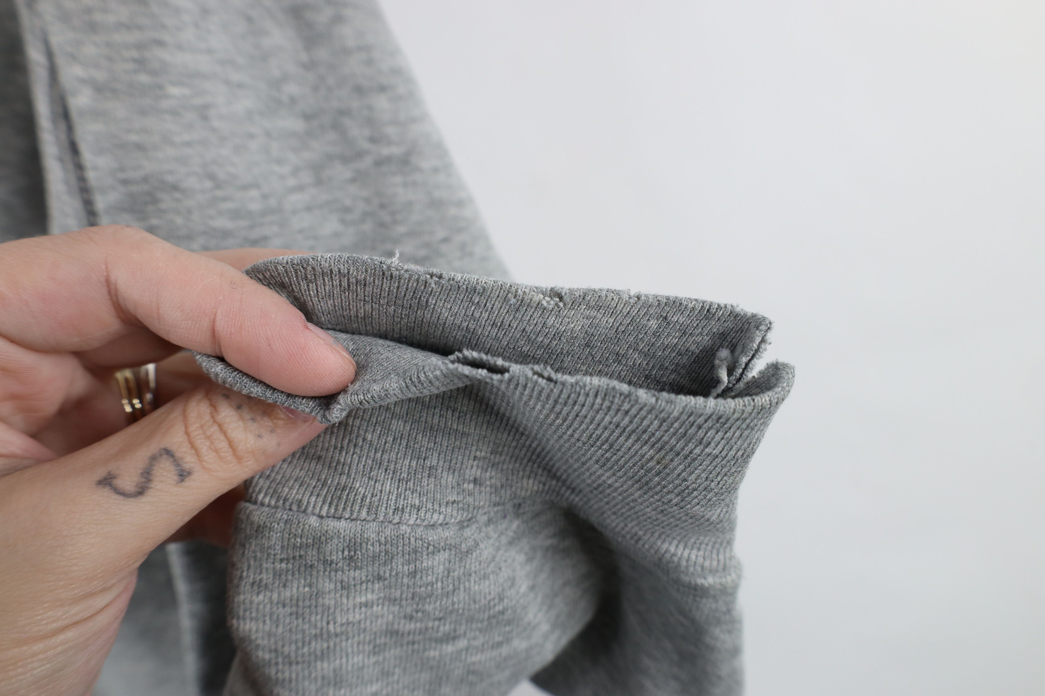 Vintage Vintage 90s Wilson Spell Crewneck Sweatshirt Heather Gray Size US M / EU 48-50 / 2 - 8 Thumbnail