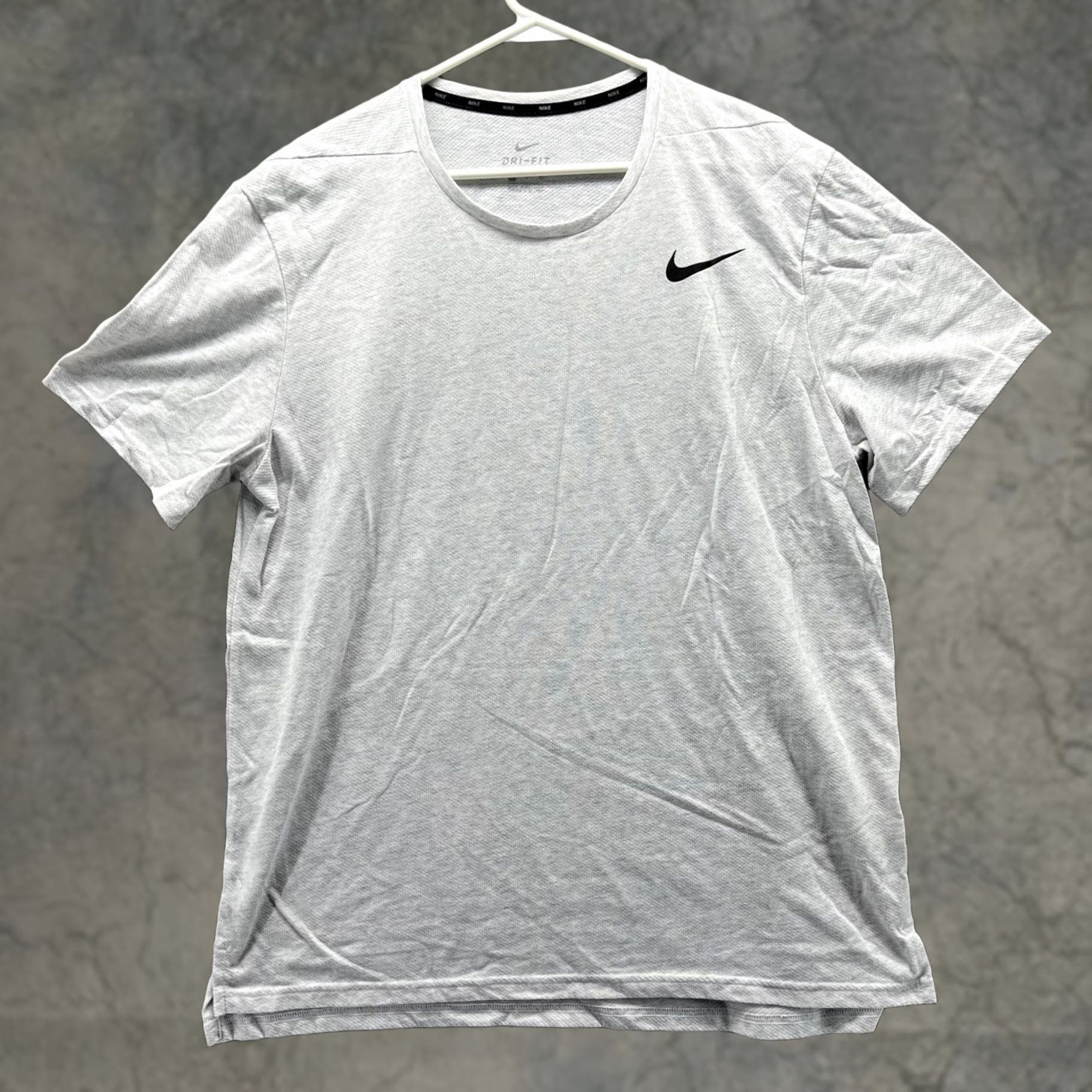 Nike Nike Dri-Fit Shirt Men XL Gray Short Sleeve Crew Neck Logo Nike Dri-Fit T-Shirt Regular Fit All Seasons Adults Size US XL / EU 56 / 4 - 1 Thumbnail