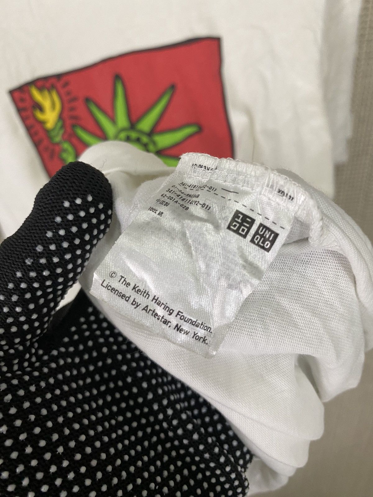 Japanese Brand × Keith Haring × Uniqlo Uniqlo x k.haring statue of liberty tshirt size L Size US L / EU 52-54 / 3 - 4 Thumbnail