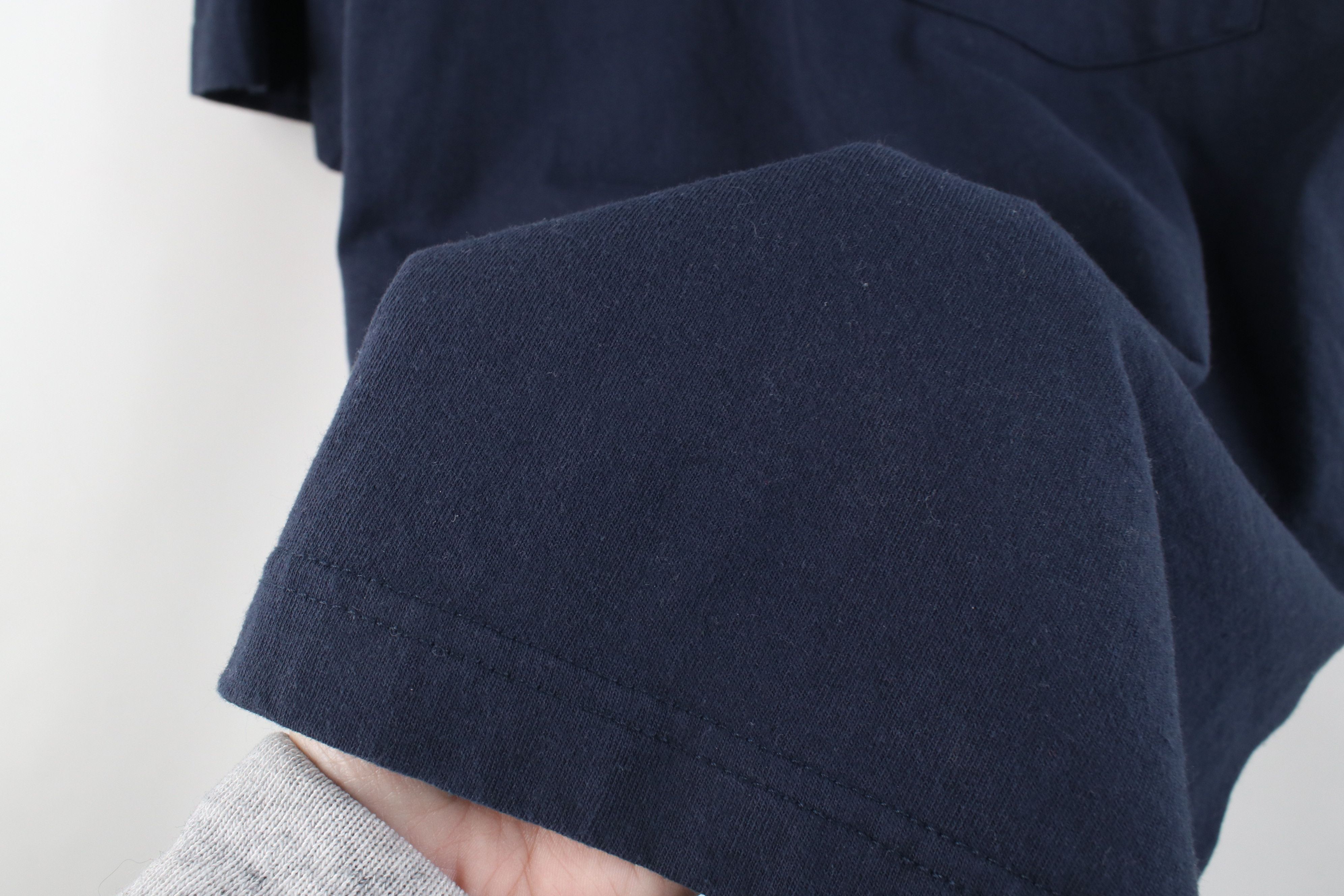 Carhartt Vintage Y2K Carhartt Heavyweight Pocket T-Shirt Navy Blue Size US XS / EU 42 / 0 - 7 Thumbnail
