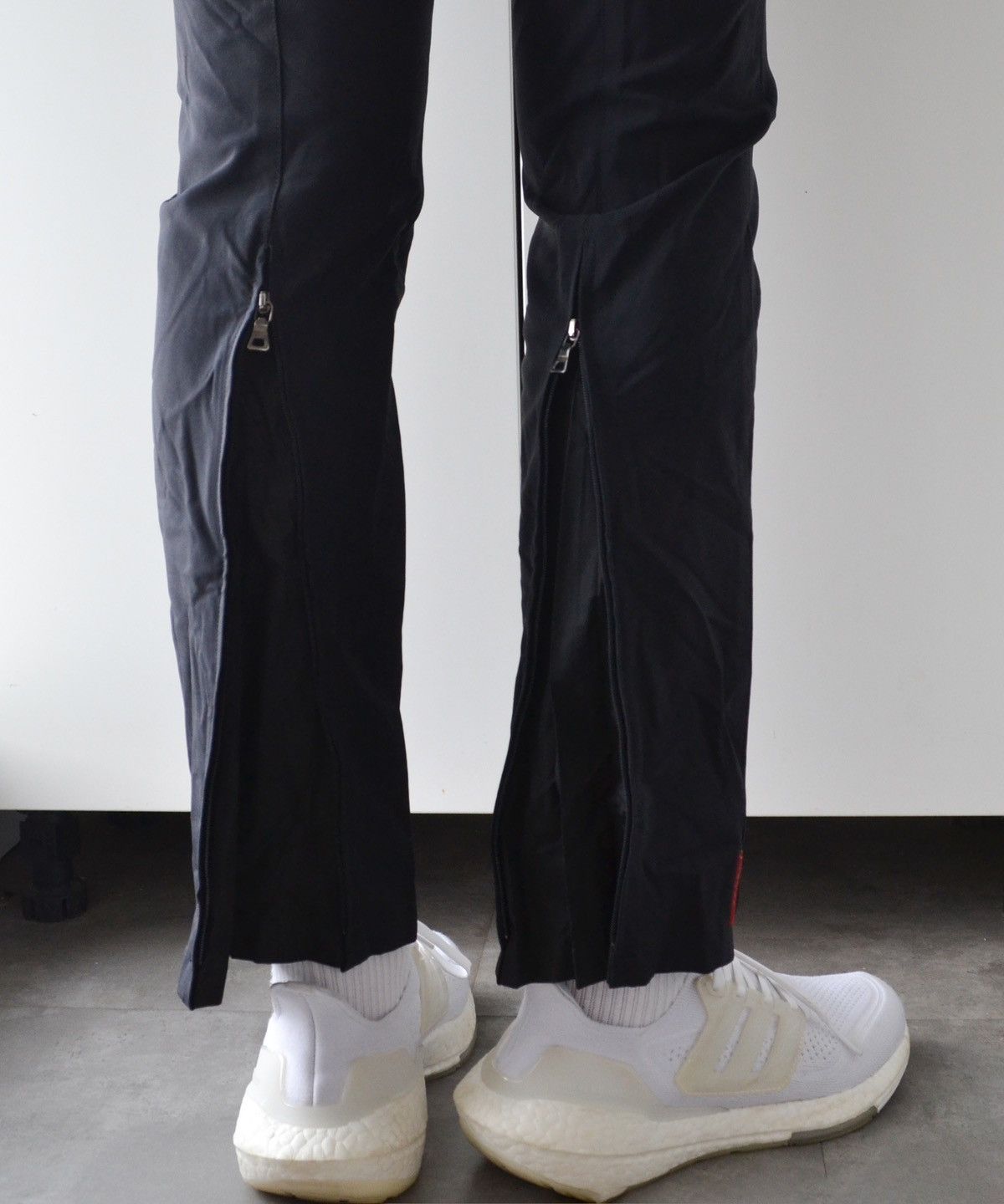Prada 🔴 PRADA Pants Trousers Sport Nylon Red Tab Zip Black Size 28" / US 6 / IT 42 - 4 Thumbnail