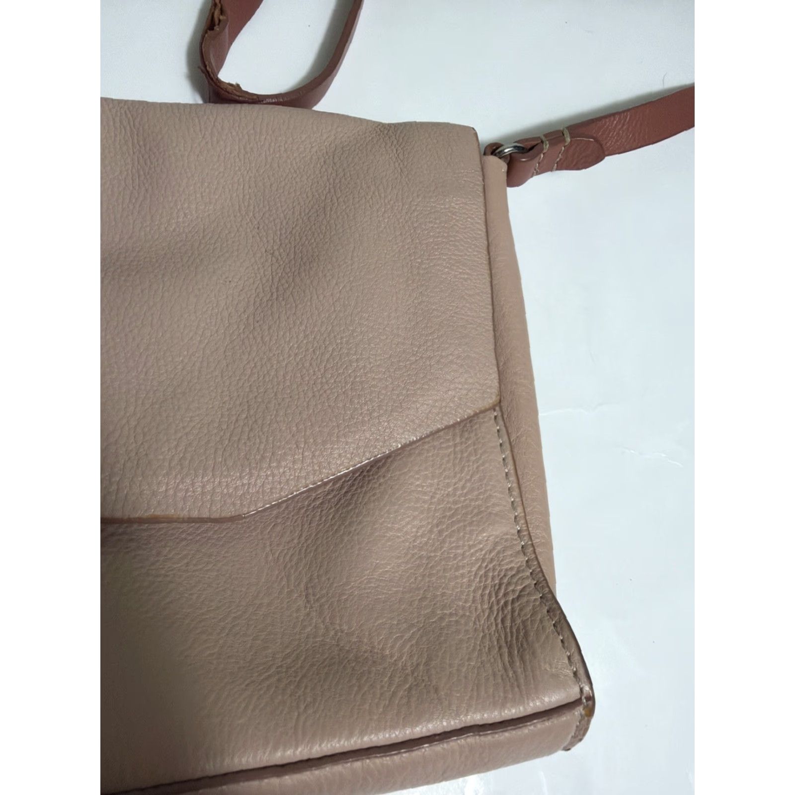 Clarks VINTAGE Clarks Pebbled Leather Crossbody Purse Pink 9x7x2.5 Flaw Strap Womens Crossbody Pebbles Leather Pink 9x7x2.5 Strap Wear Size ONE SIZE - 4 Thumbnail