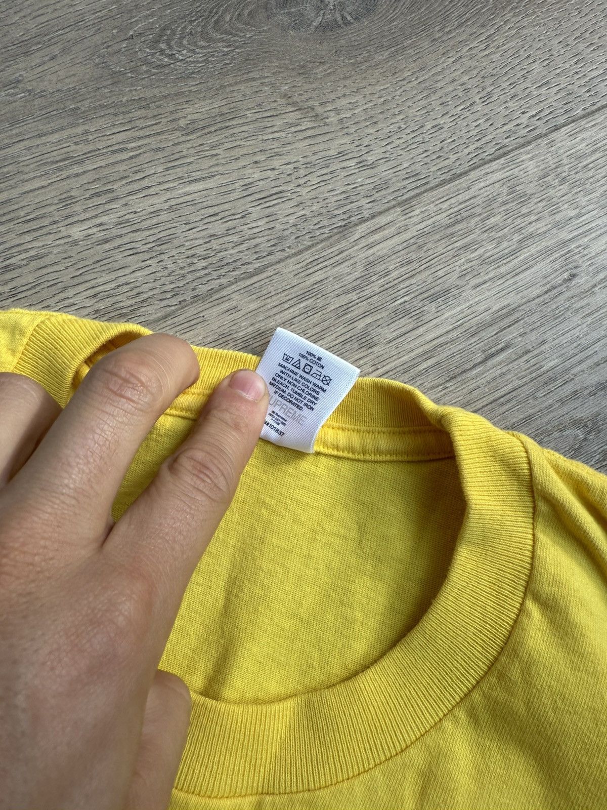 Supreme Supreme Sunglasses Tee Size US L / EU 52-54 / 3 - 5 Thumbnail