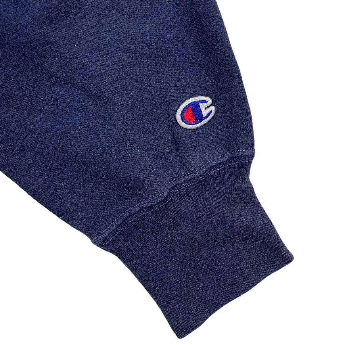 Champion × Vintage Vintage CHAMPION PRODUCTS USA Embroidered Sweatshirt Sweater Size L / US 10 / IT 46 - 3 Thumbnail