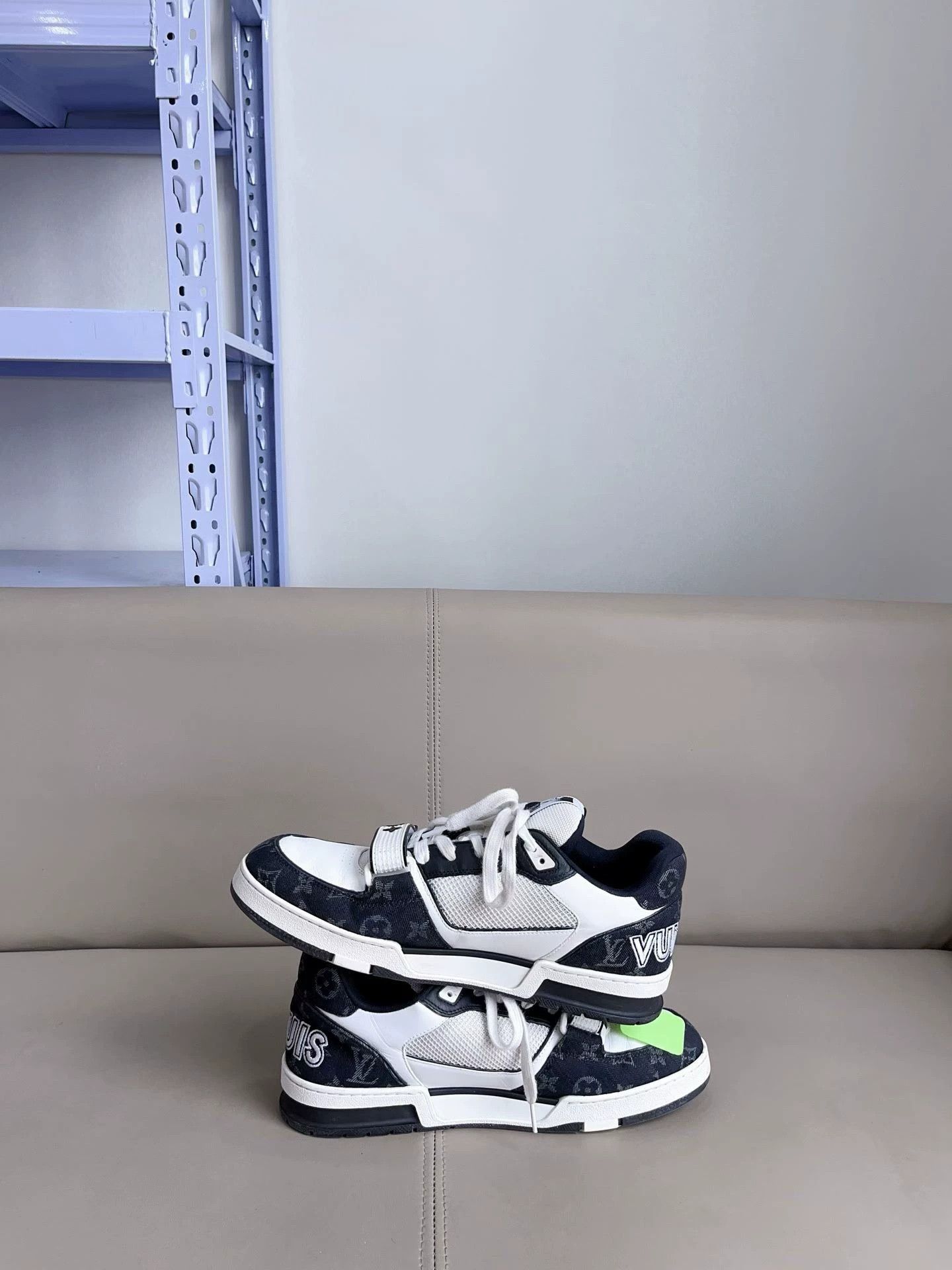 Louis Vuitton Louis Vuitton LV Trainer Black/White Velcro 44 EU - ond. Size US 11 / EU 44 - 5 Thumbnail