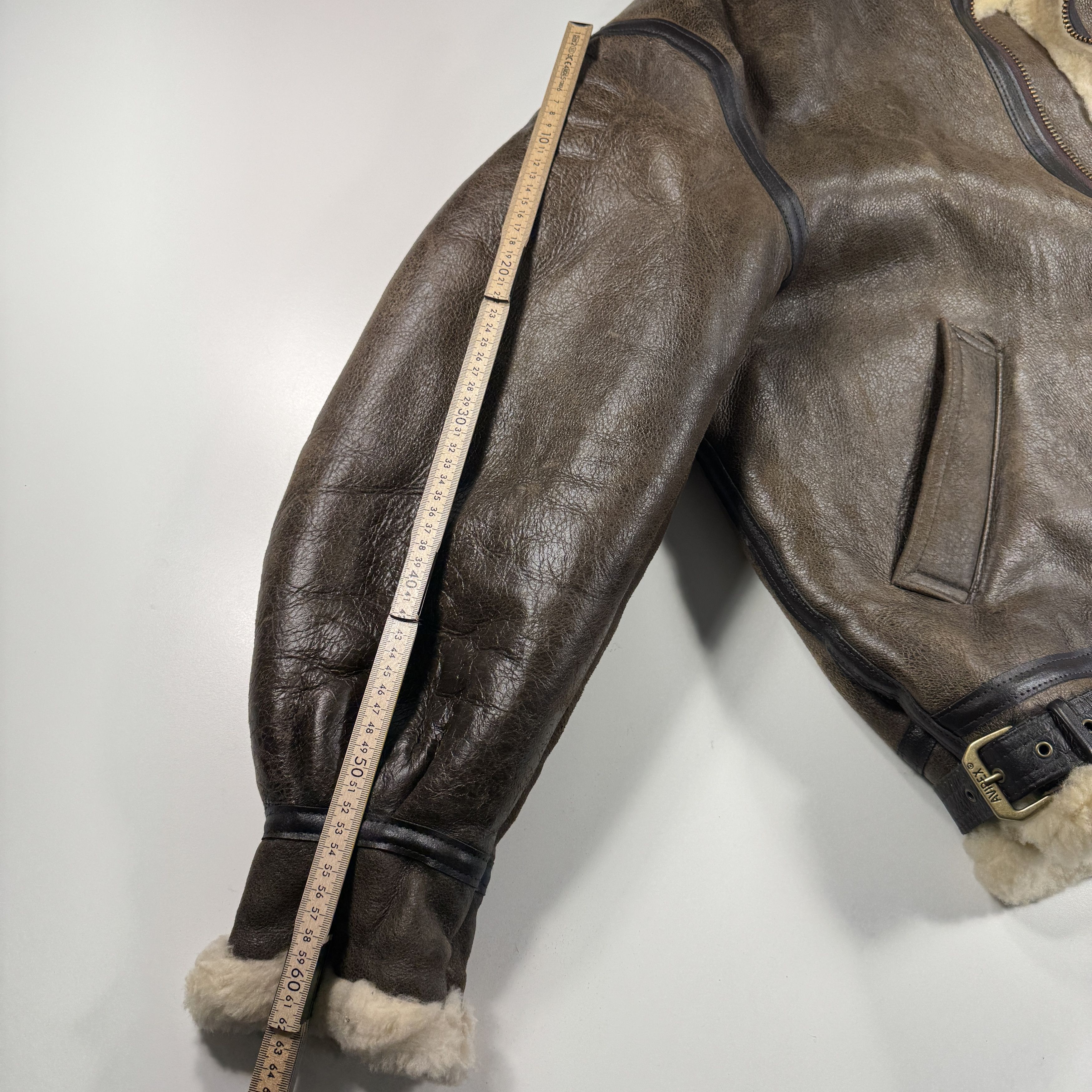 Avirex Avirex Type B-3 US Army Air Forces Sheepskin Jacket Size US L / EU 52-54 / 3 - 8 Thumbnail