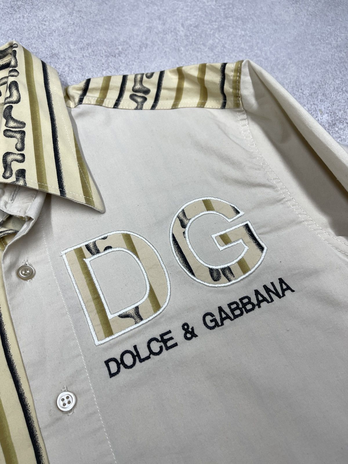 Dolce & Gabbana Vintage Dolce & Gabbana Logo Pattern Stripe Patch Shirt Size US M / EU 48-50 / 2 - 5 Thumbnail