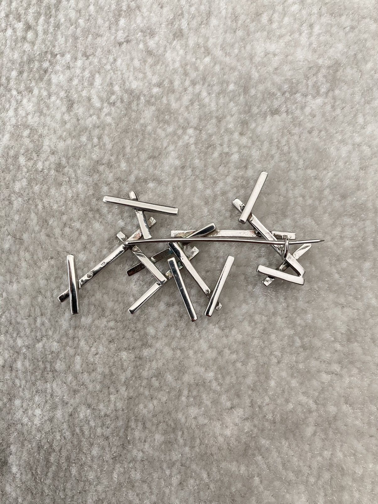 Dior × Hedi Slimane A/W 2003 “Luster” Abstract Pin Brooch Size ONE SIZE - 3 Thumbnail