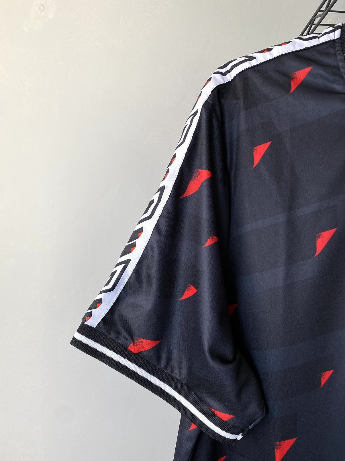 Umbro Umbro Carling Beer Soccer Jersey TShirt Hype Vetements Style Size US M / EU 48-50 / 2 - 3 Thumbnail