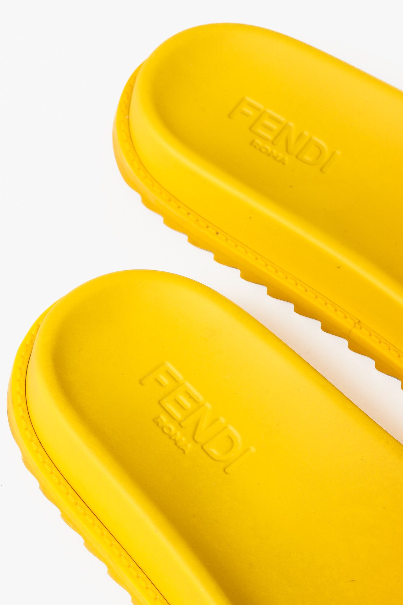 Fendi Fendi FF Logo Rubber Beach Slip-On Slides in Yellow Size US 10 / EU 43 - 10 Thumbnail