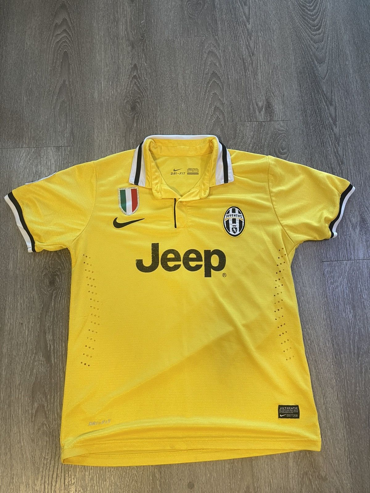 Nike Juventus Away Football Soccer Shirt Jersey Nike Authentic Size US S / EU 44-46 / 1 - 1 Thumbnail