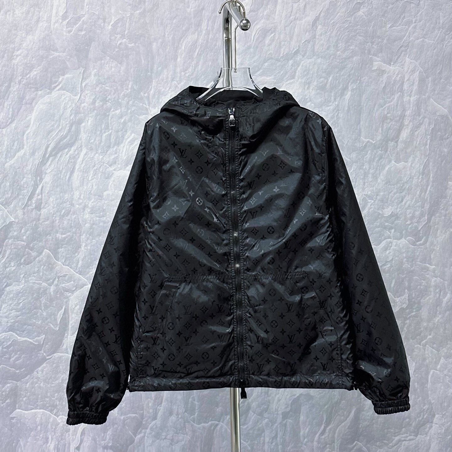 Louis Vuitton louis vuitton reversible hooded jacket Size US L / EU 52-54 / 3 - 1 Thumbnail