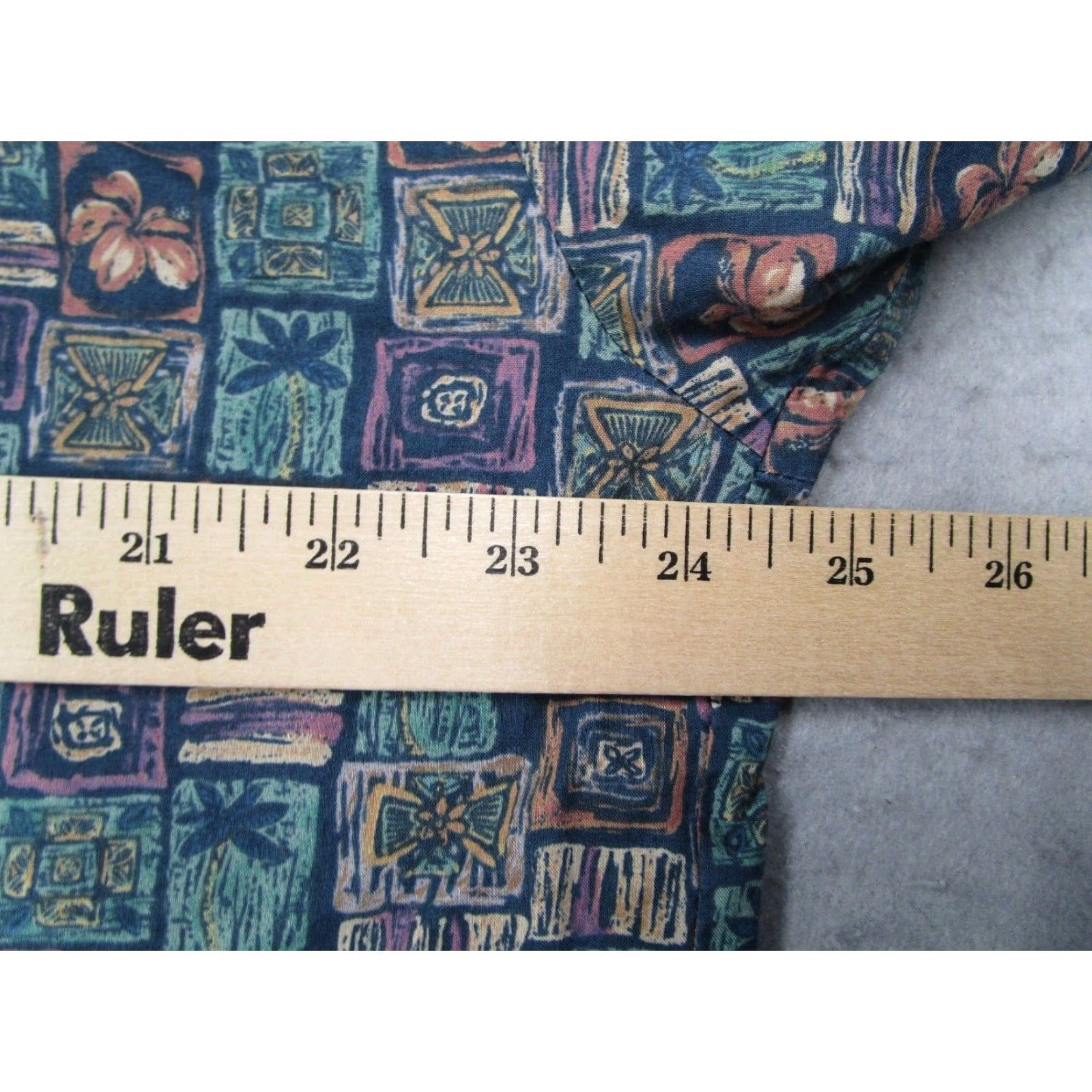 Tori Richard Tori Richard Shirt Men Extra Large Green Button-Up Hawaiian Cotton Lawn Short Sleeve Geometric 60s 70s USA Mens XL Green Cotton Lawn Button-Up Shirt Size US XL / EU 56 / 4 - 5 Thumbnail