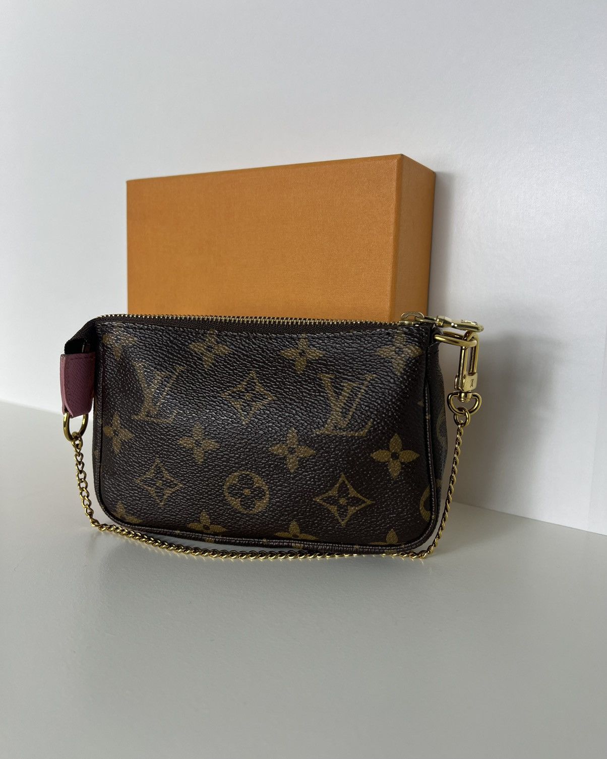 Louis Vuitton Louis Vuitton Vivienne Mini Monogram Pochette Size ONE SIZE - 5 Thumbnail