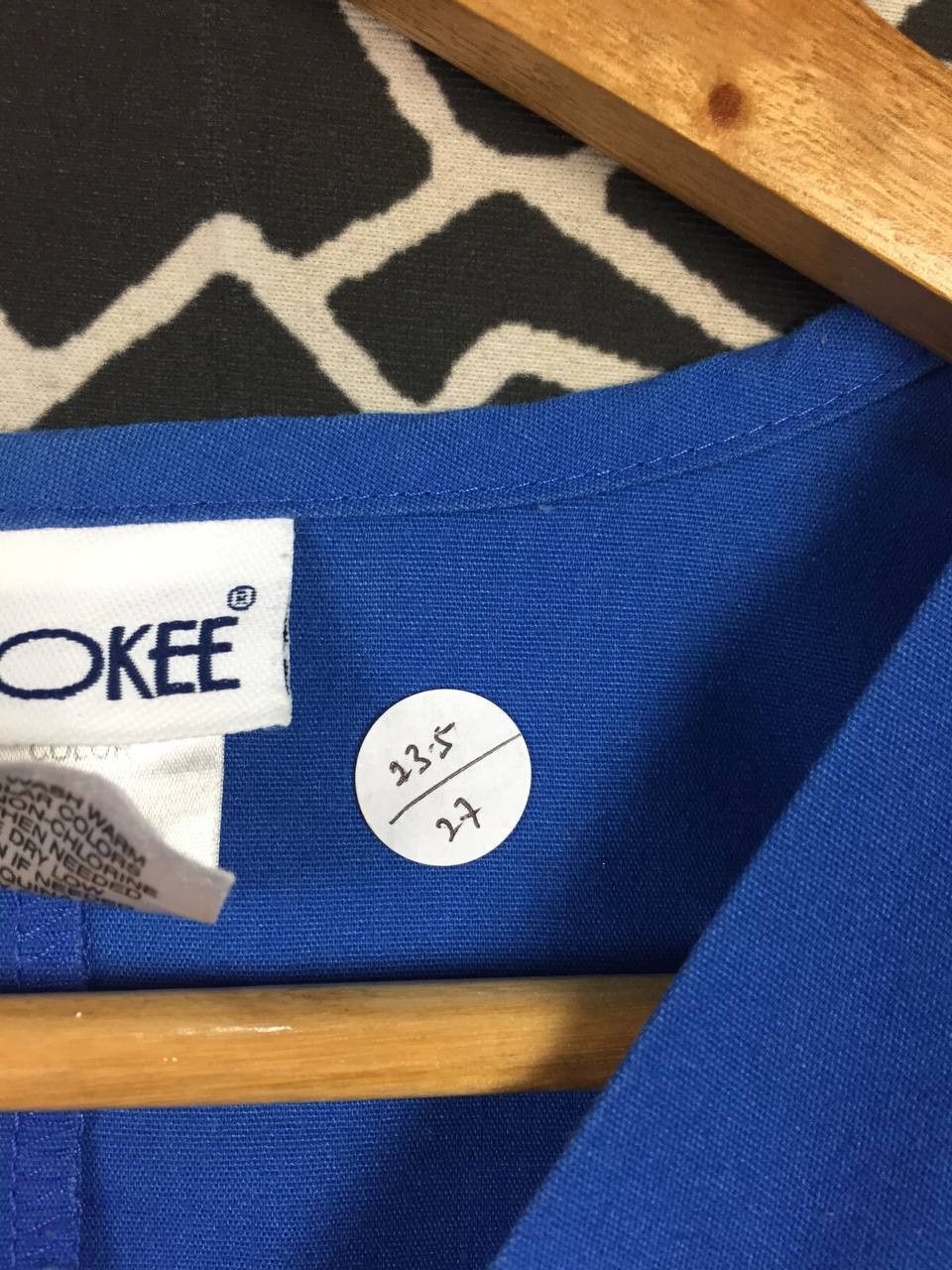 Cherokee Cherokee Medical Medical Uniform V-Neck Scrub Top Size M Size US M / EU 48-50 / 2 - 11 Thumbnail