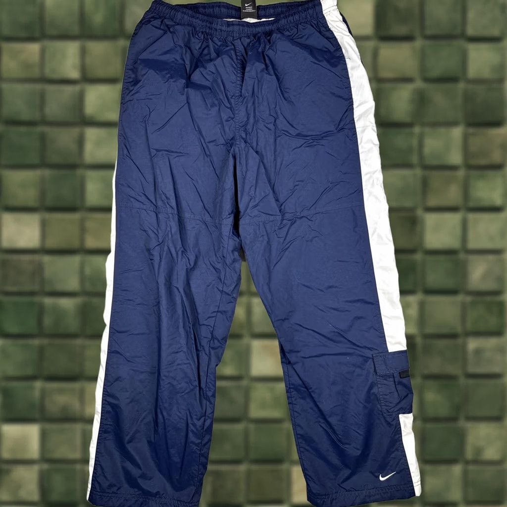 Nike VINTAGE Nike Nylon Track Pants Cargo Windbreaker Pants Mens L Blue Y2K 90s Size US 33 - 1 Thumbnail