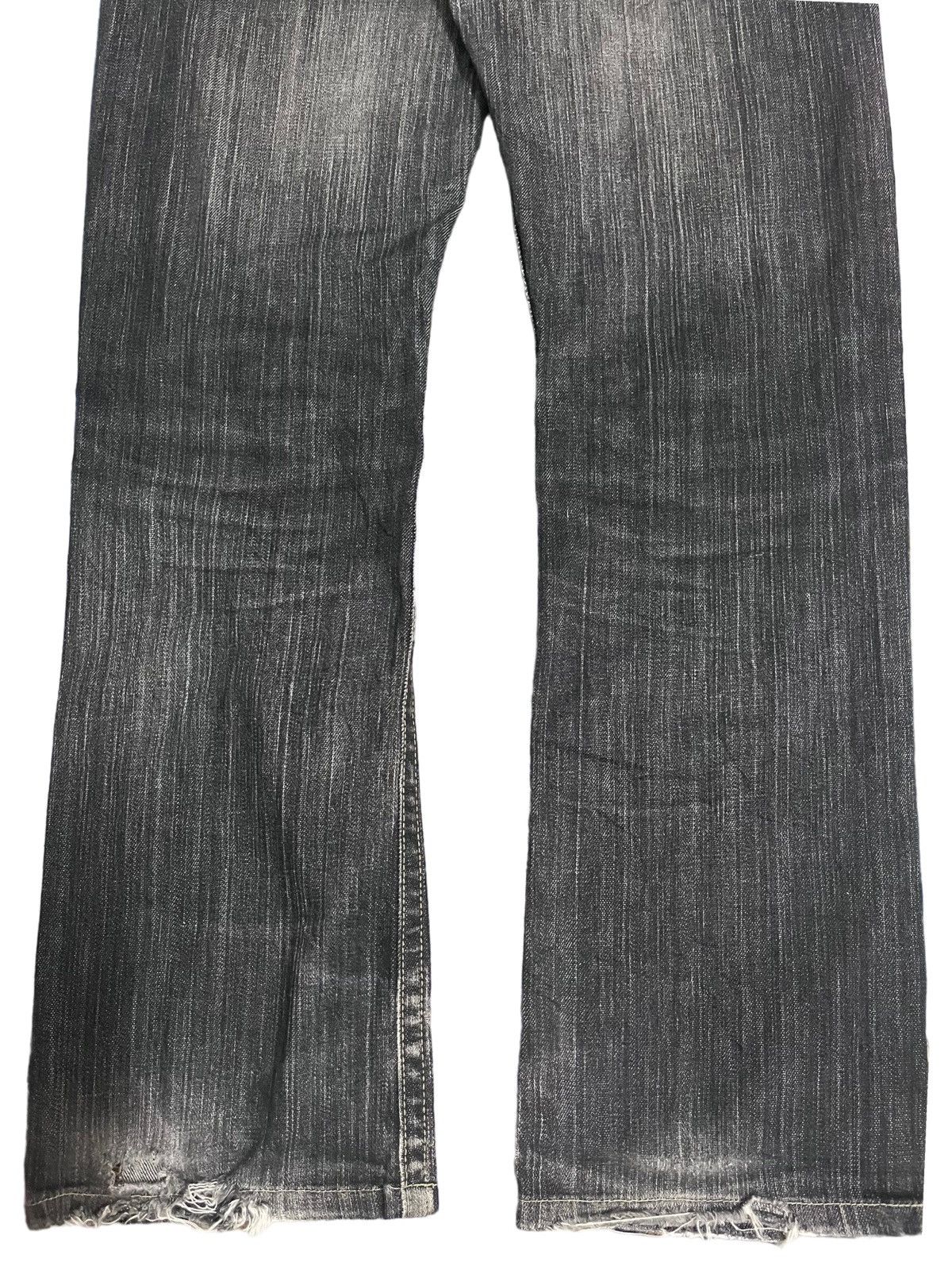 Beauty Beast × Jun Takahashi × Uniqlo Vintage Premium Uniqlo Distressed Style Jeans Size US 33 - 11 Thumbnail