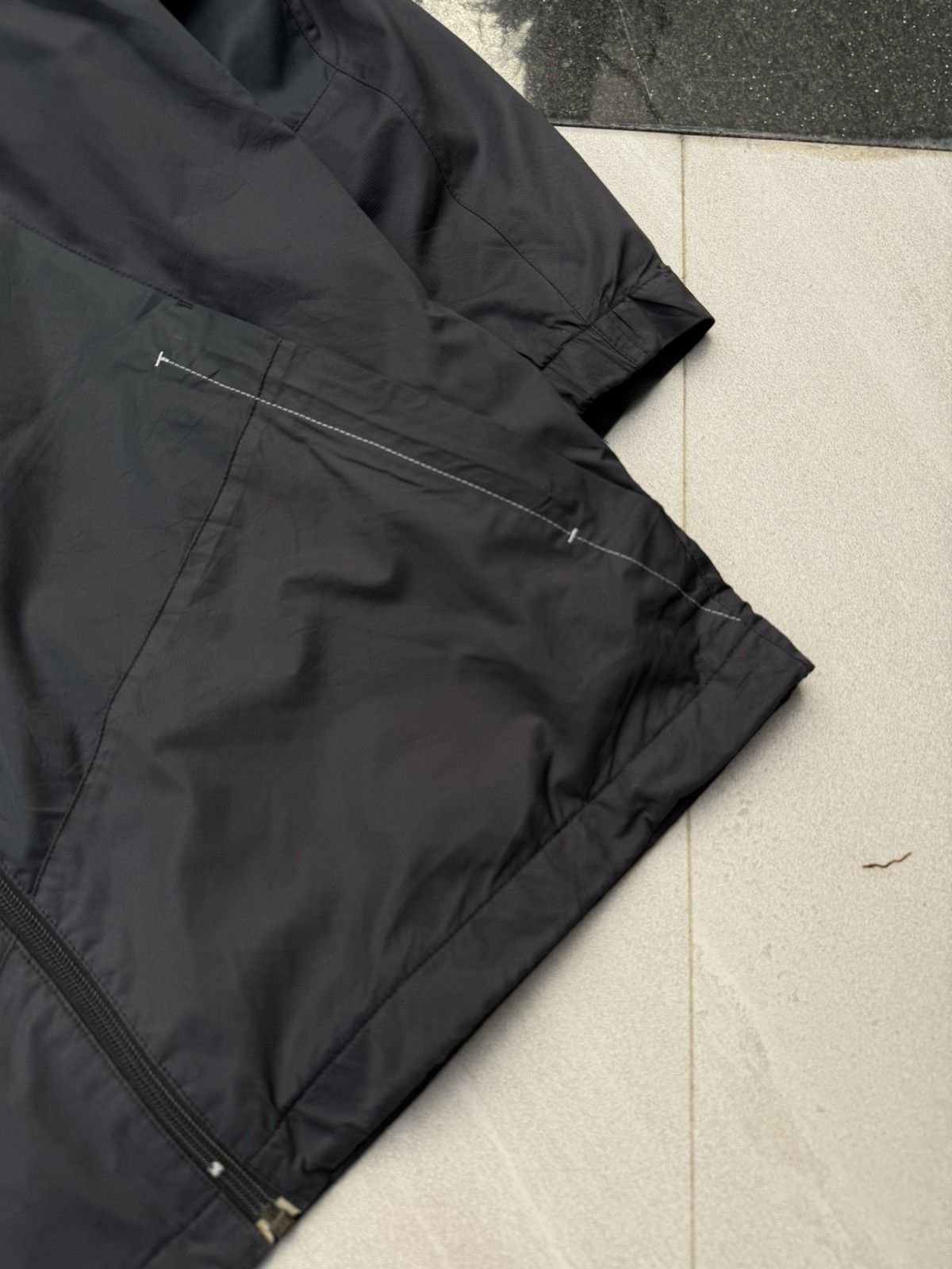 Nike 90’s NIKE RARE SWOOSH LOGO Y2K VINTAGE ZIP NYLON JACKET Size US L / EU 52-54 / 3 - 5 Thumbnail