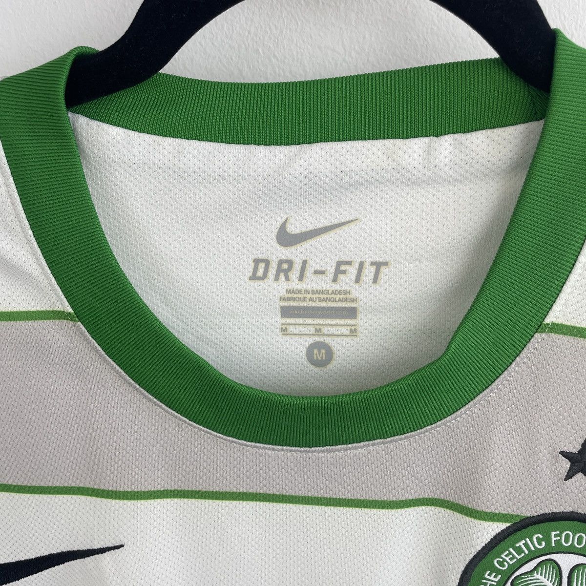 Nike Celtic Nike Away Soccer Jersey Shirt Men 2011/2012 size M Size US M / EU 48-50 / 2 - 5 Thumbnail