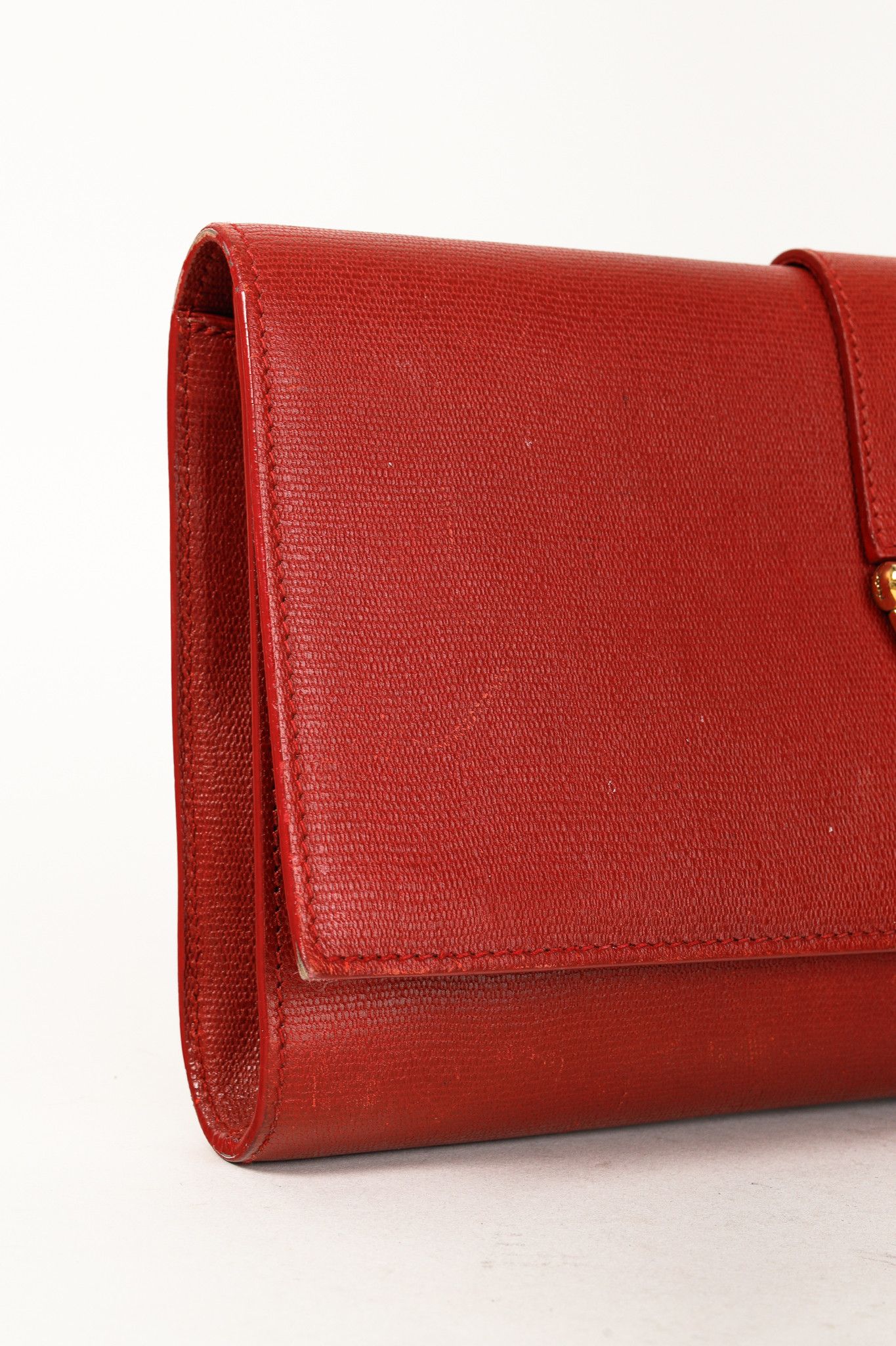 Yves Saint Laurent Yves Saint Laurent Large Chyc Vintage Leather Clutch Size ONE SIZE - 6 Thumbnail