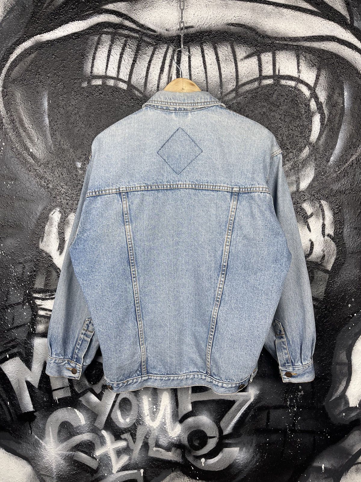 Wrangler Wrangler Vintage 80s Blue Distressed Denim Trucker Jeans Jacket Men’s Size Large Size US L / EU 52-54 / 3 - 11 Thumbnail