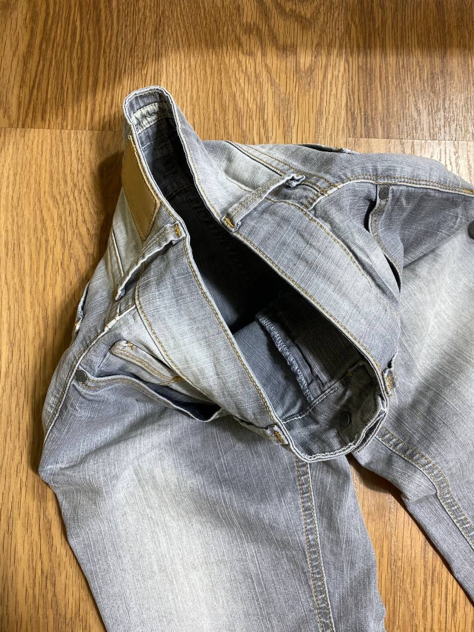 Calvin Klein × Vintage Vintage Y2K Light Wash Calvin Klein Essential Denim Jeans! Size US 26 / EU 42 - 22 Thumbnail