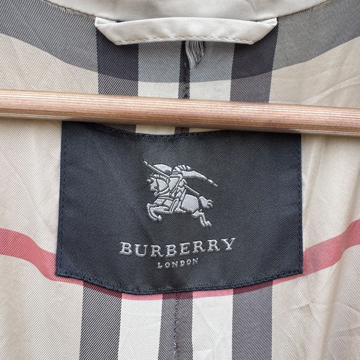 Burberry Burberry Parkas Jacket London Size US L / EU 52-54 / 3 - 13 Thumbnail