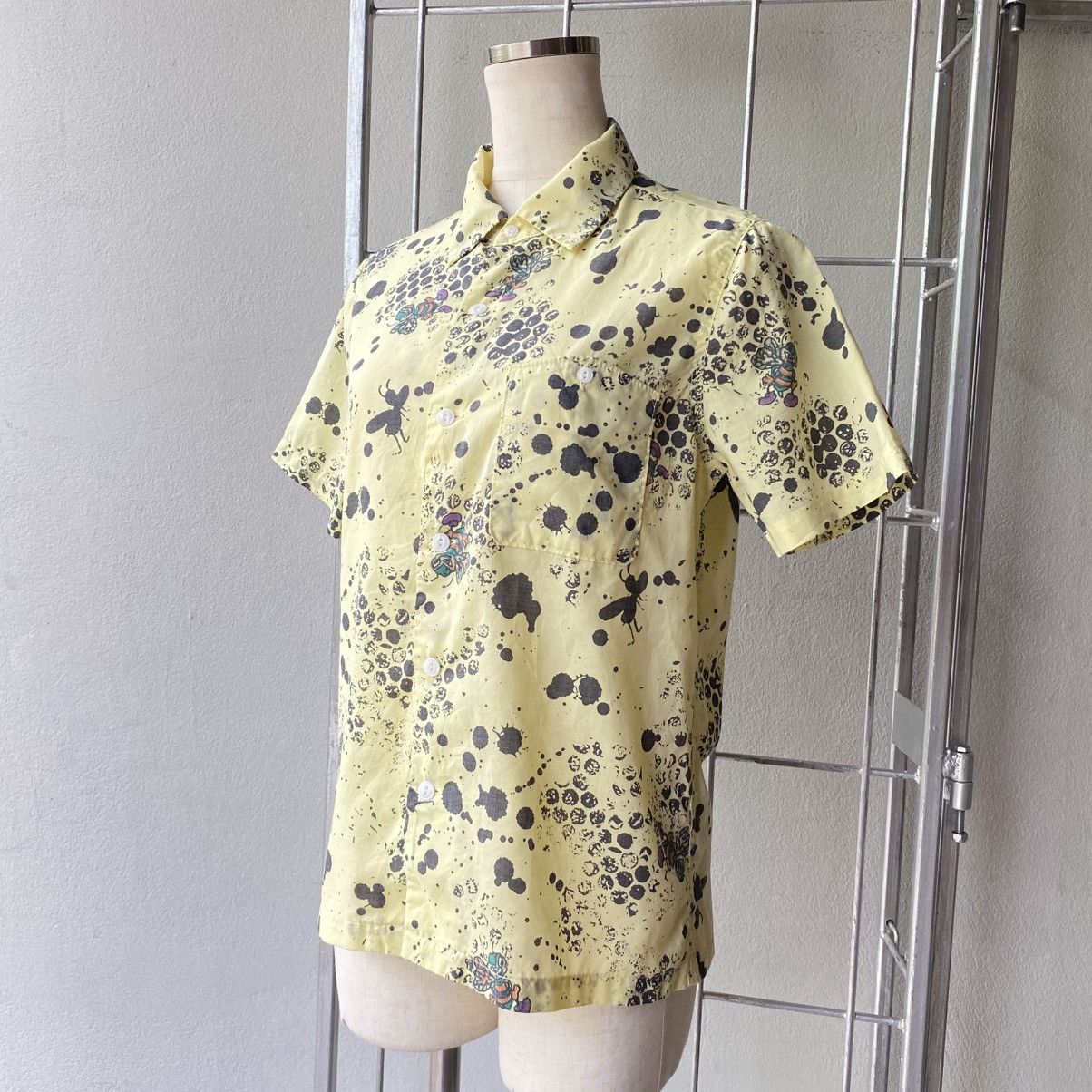Designer × Japanese Brand RNA Inc. Yellow Honeycomb Bee Short-Sleeve Shirt Size M / US 6-8 / IT 42-44 - 11 Thumbnail