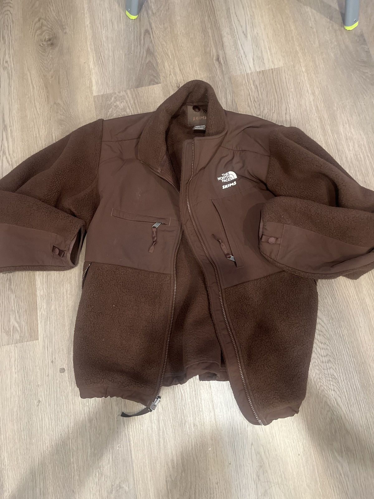 SKIMS × The North Face Skims x The North Face Retro Denali Fleece Jacket Cocoa Size S / US 4 / IT 40 - 2 Thumbnail