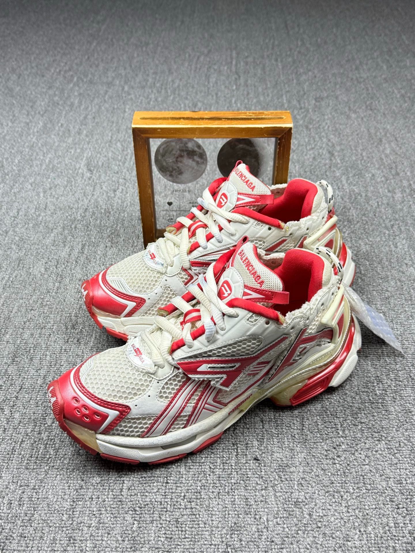 Balenciaga Balenciaga Running Red Lowtop Sneakers 8 Men Size US 8 / EU 41 - 1 Thumbnail