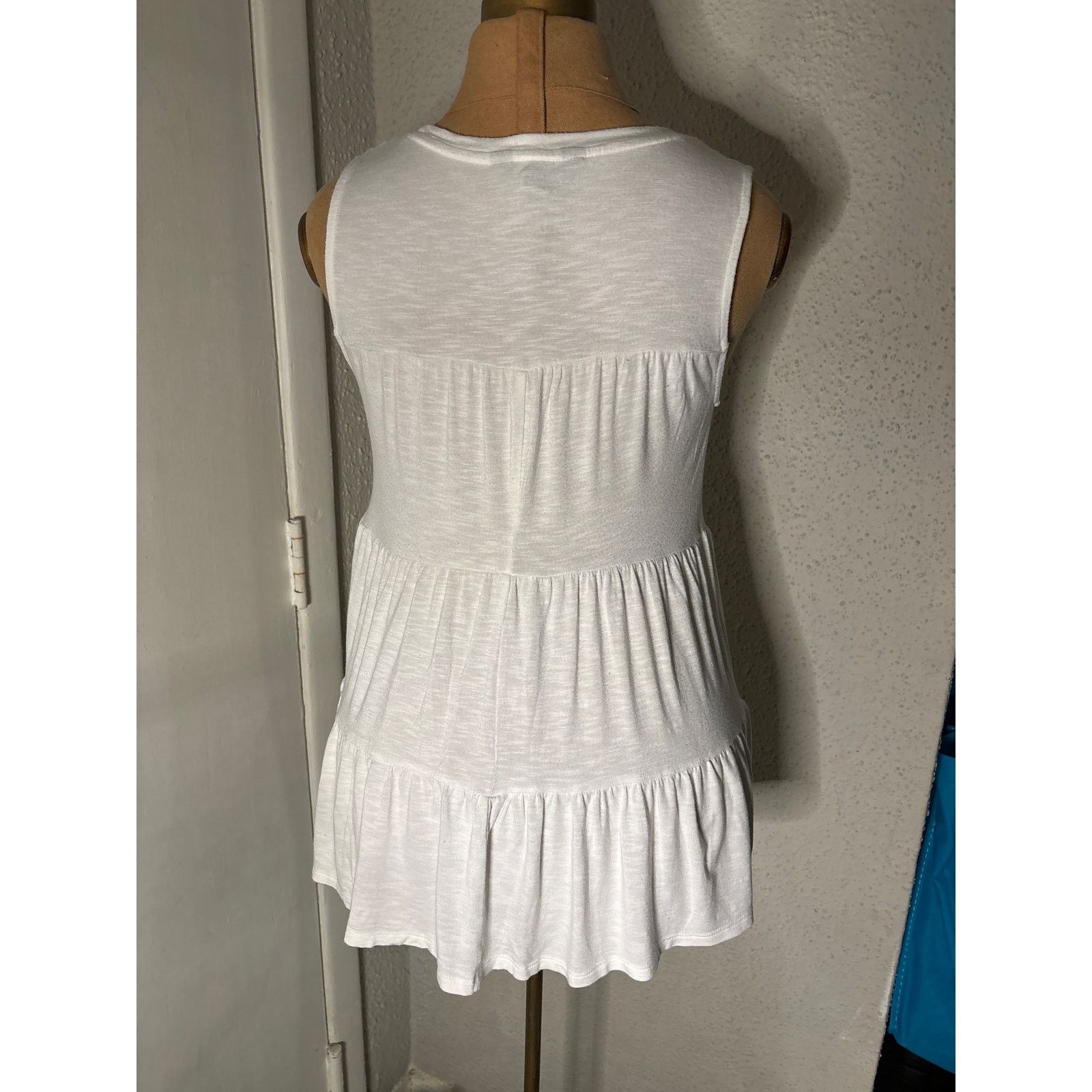 Vera Wang Simply Vera Wang White Tiered Tank Top XS Summer Size XS / US 0-2 / IT 36-38 - 2 Thumbnail