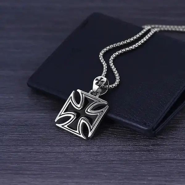 VIBE Classic Knights Templar Cross Medal Pendant Necklace Size ONE SIZE - 2 Thumbnail