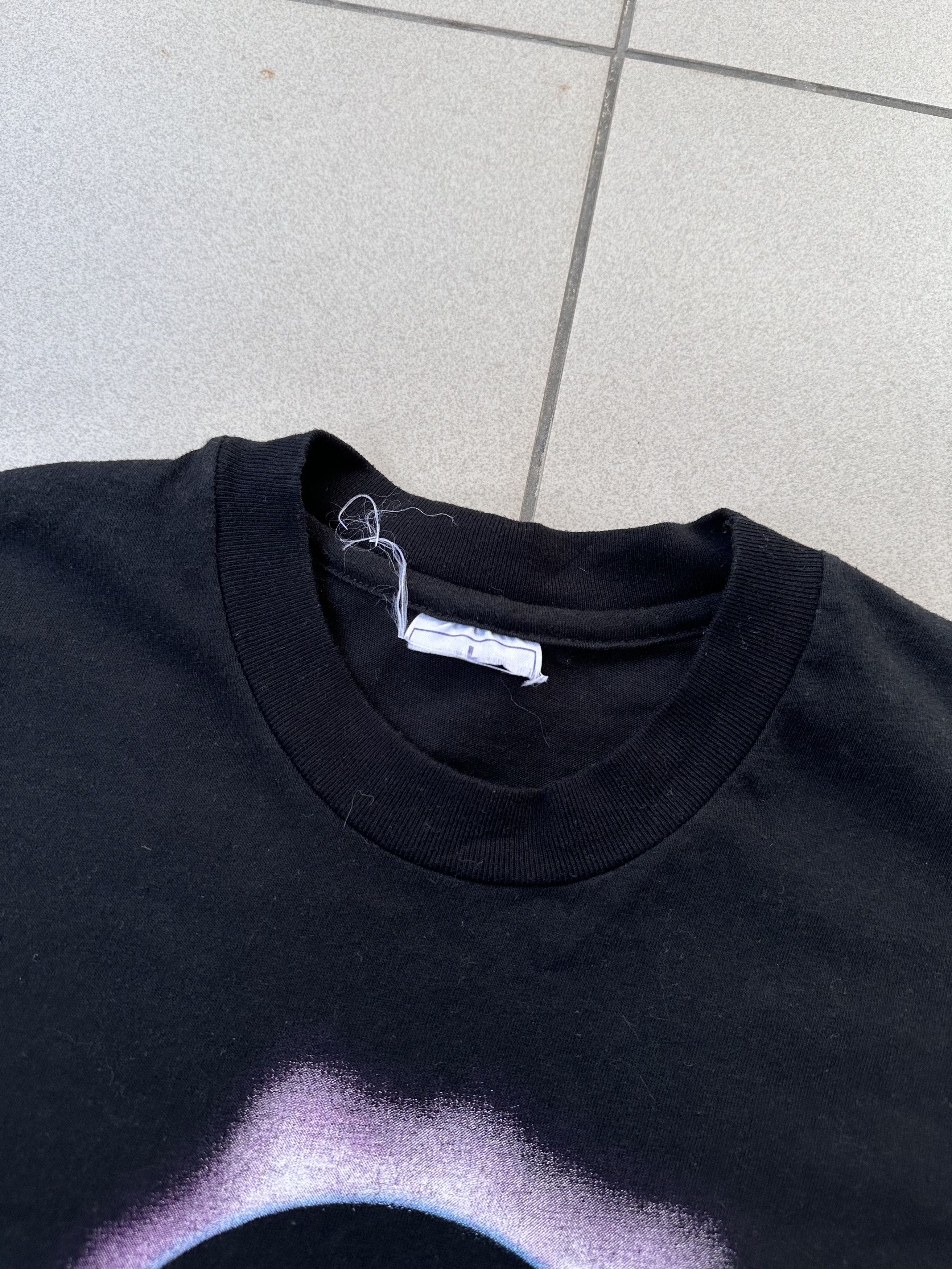 Vintage Vintage WOW Cornwall Solar Eclipse 1999 tee Size US L / EU 52-54 / 3 - 4 Thumbnail