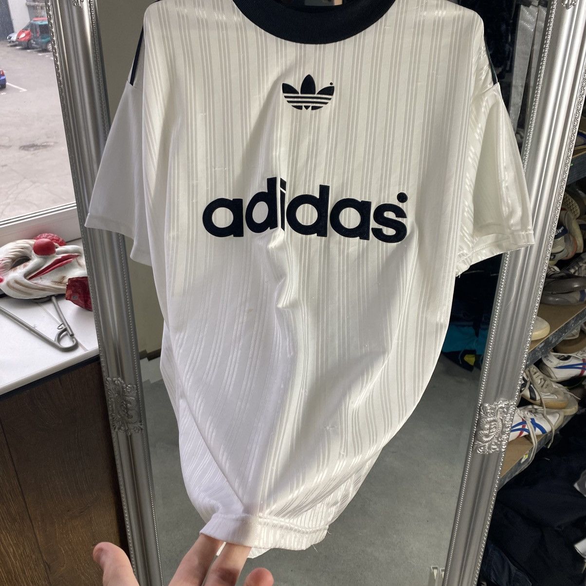 Adidas Vintage Crazy Adidas T-Shirt Size US M / EU 48-50 / 2 - 4 Thumbnail