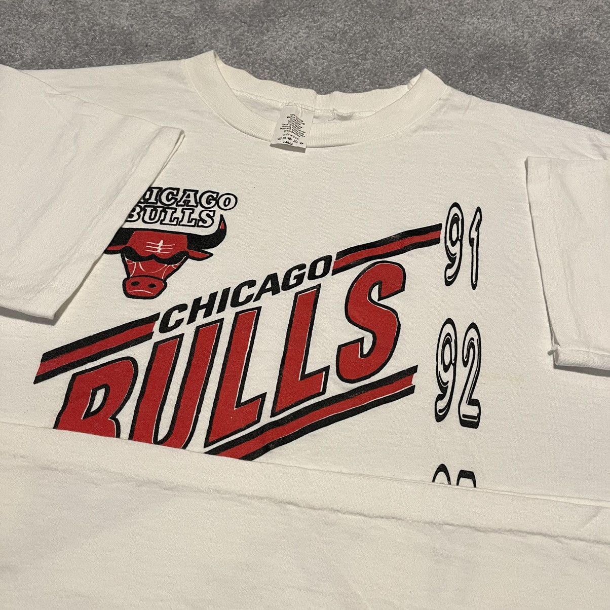 NBA × Vintage Vintage 1990s NBA Chicago Bulls World Champions Graphic Tee Size US L / EU 52-54 / 3 - 4 Thumbnail
