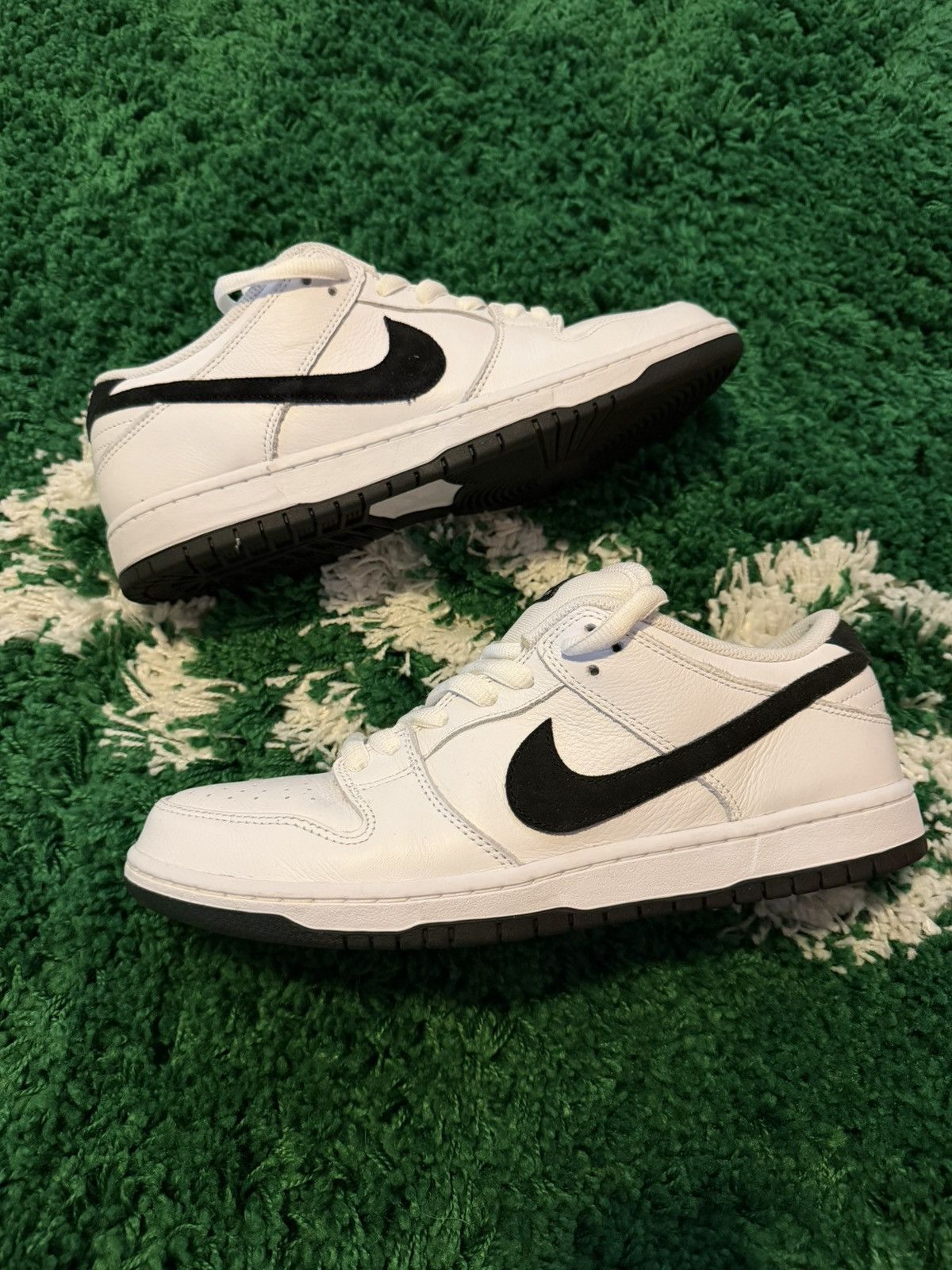 Nike Nike SB Dunk Low Pro White Black 11 Size US 11 / EU 44 - 2 Thumbnail