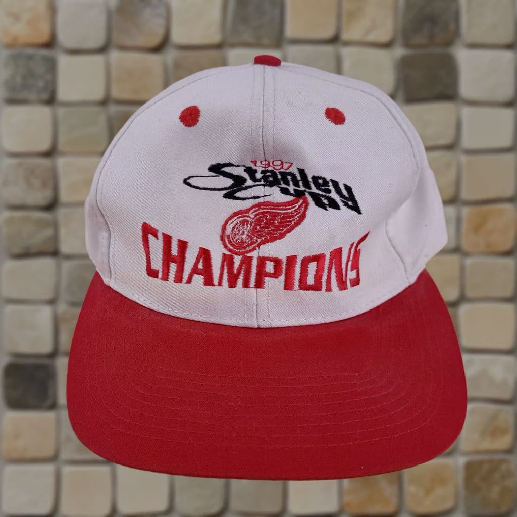 Logo 7 Detroit Red Wings 1997 Stanley Cup Adjustable Logo 7 Hat Size ONE SIZE - 1 Thumbnail